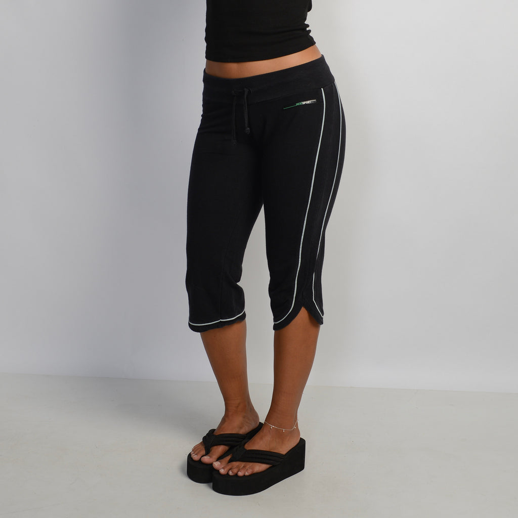 BLACK CAPRI LOUNGE PANTS
