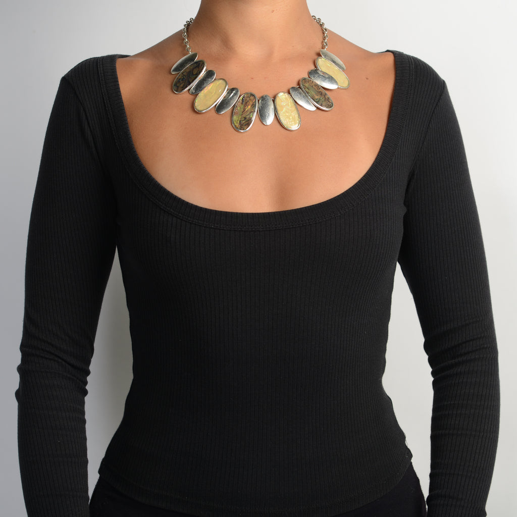 SILVER METAL NECKLACE