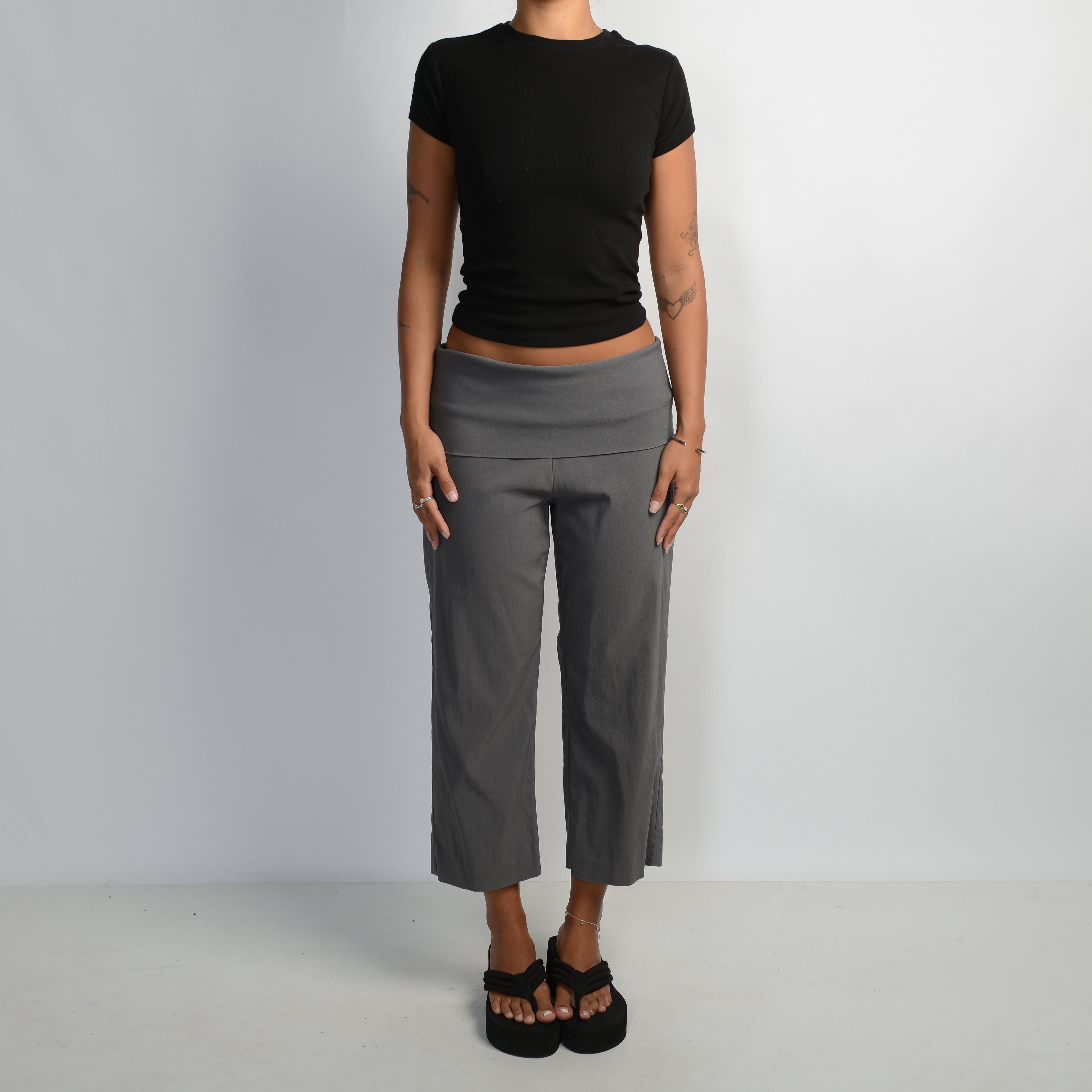 GREY FOLD OVER CAPRI PANTS