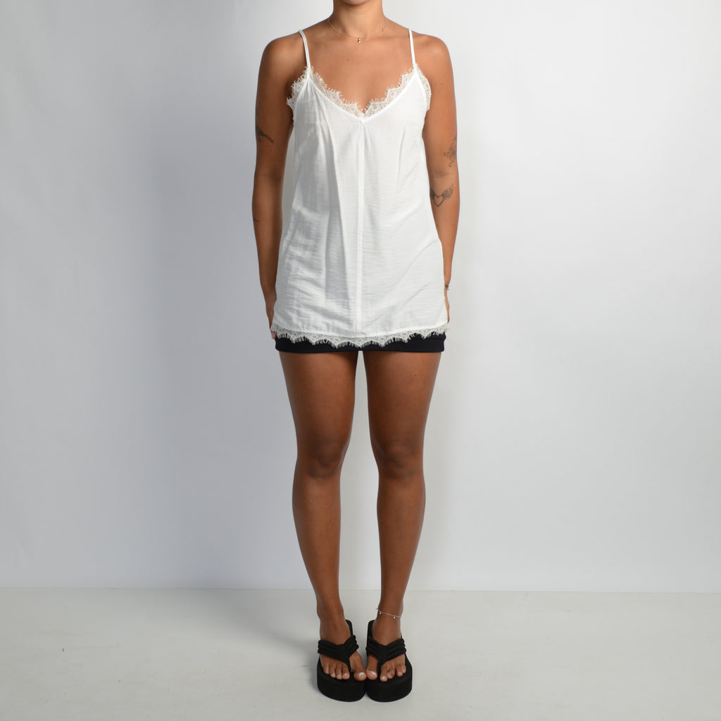 WHITE LACE TRIM TOP