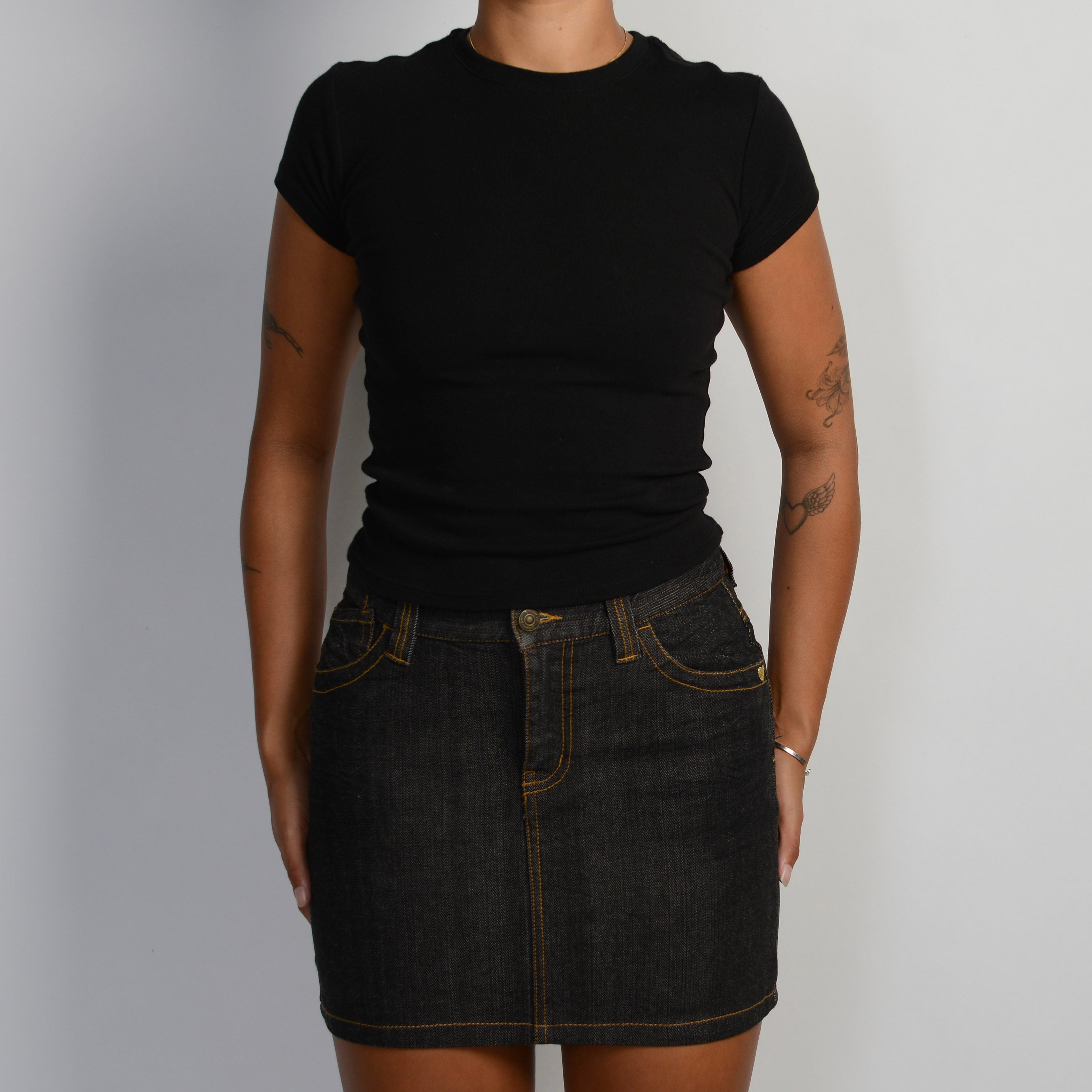 DARK WASH DENIM MINI SKIRT