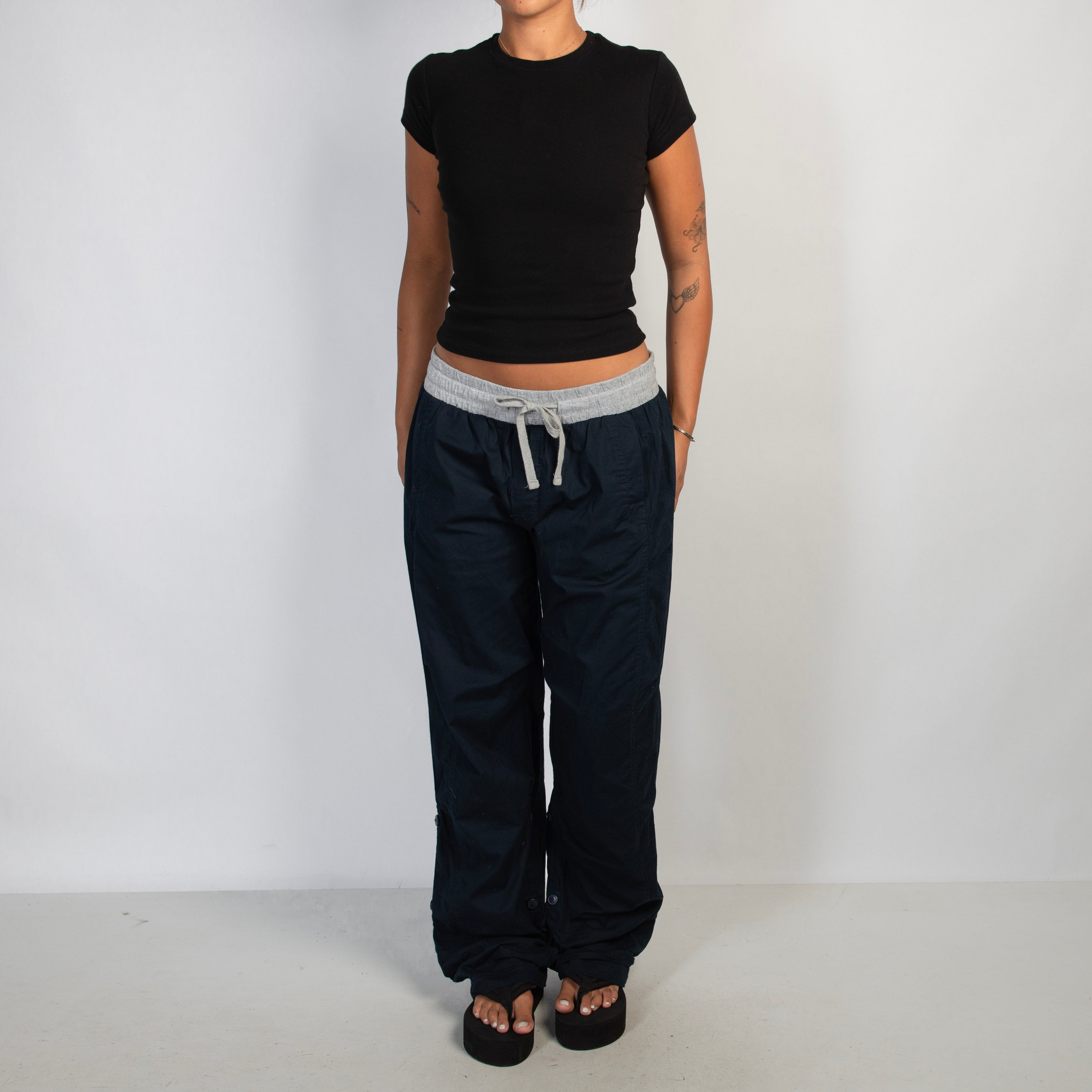 NAVY CARGO PANTS