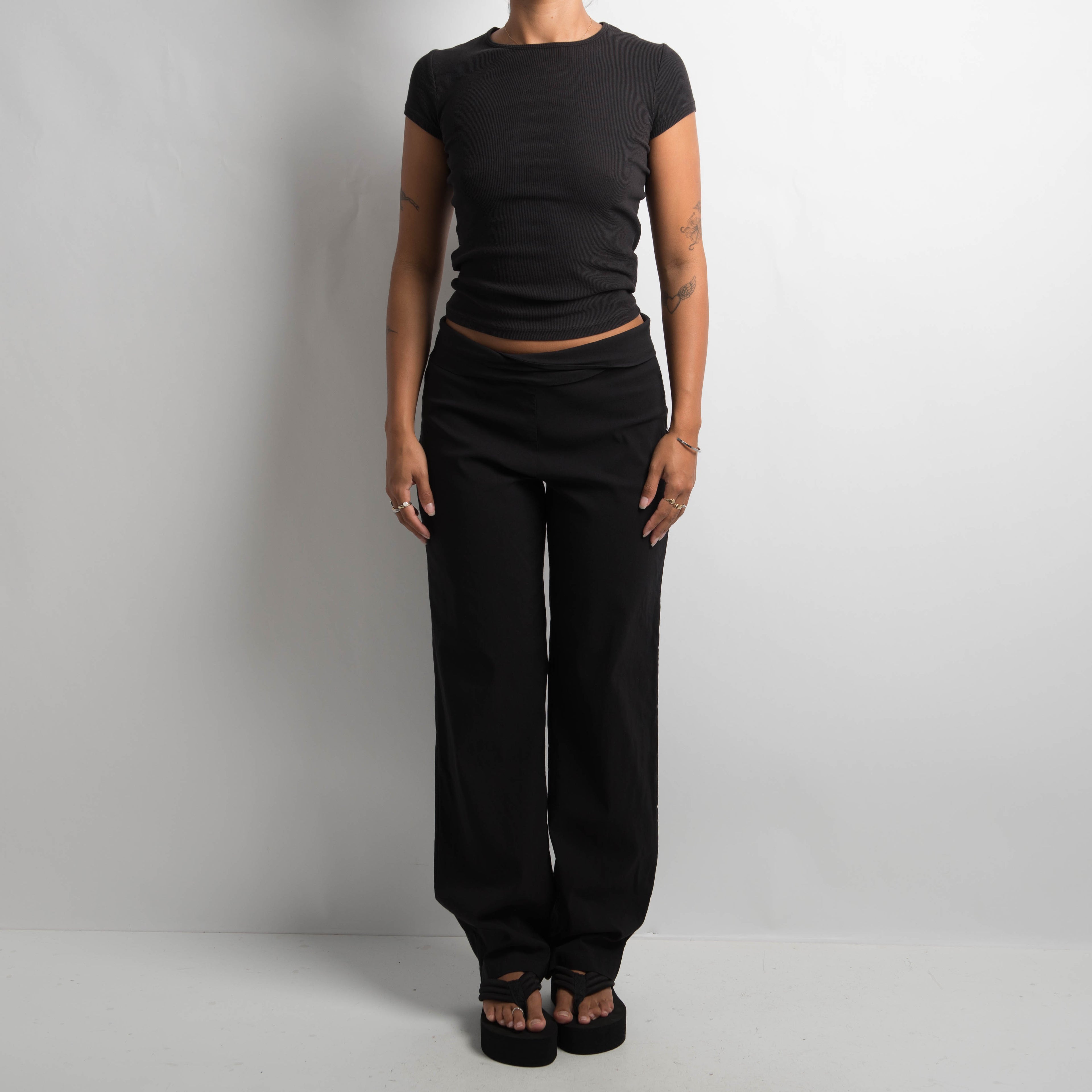 V FRONT STRETCH PANTS