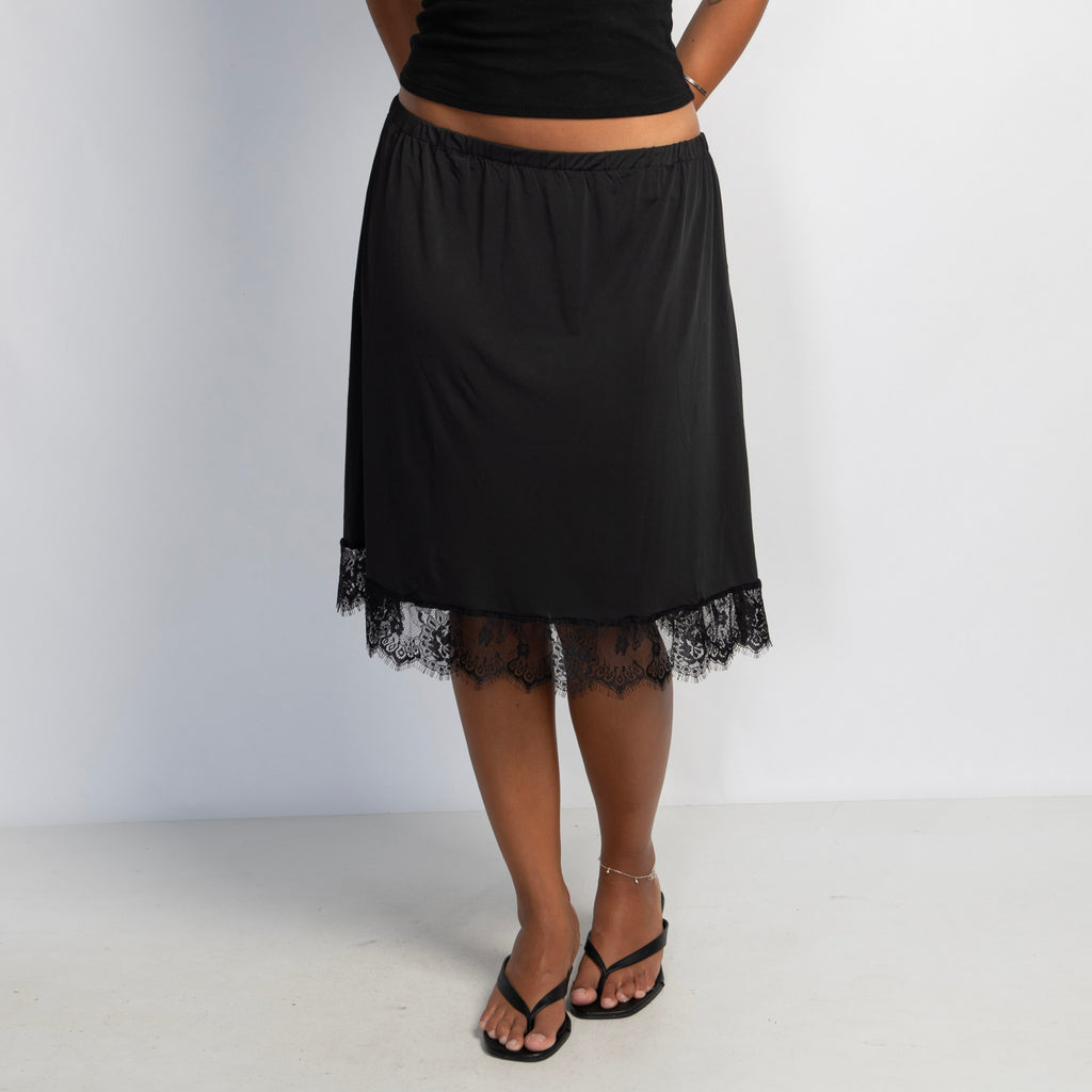 BLACK LACE TRIM SKIRT