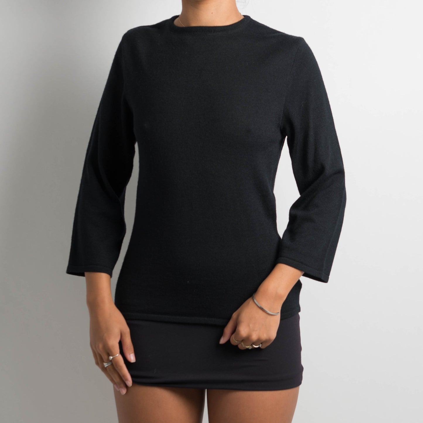 BLACK WOOL KNIT LONG SLEEVE