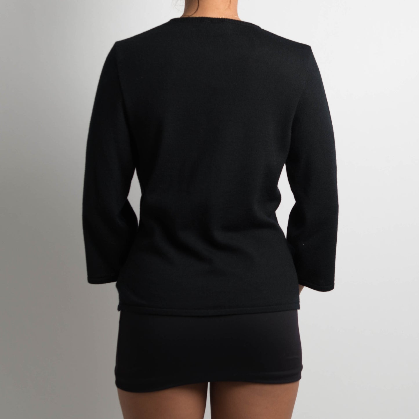 BLACK WOOL KNIT LONG SLEEVE