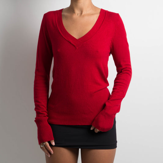 RED KNIT V NECK LONG SLEEVE