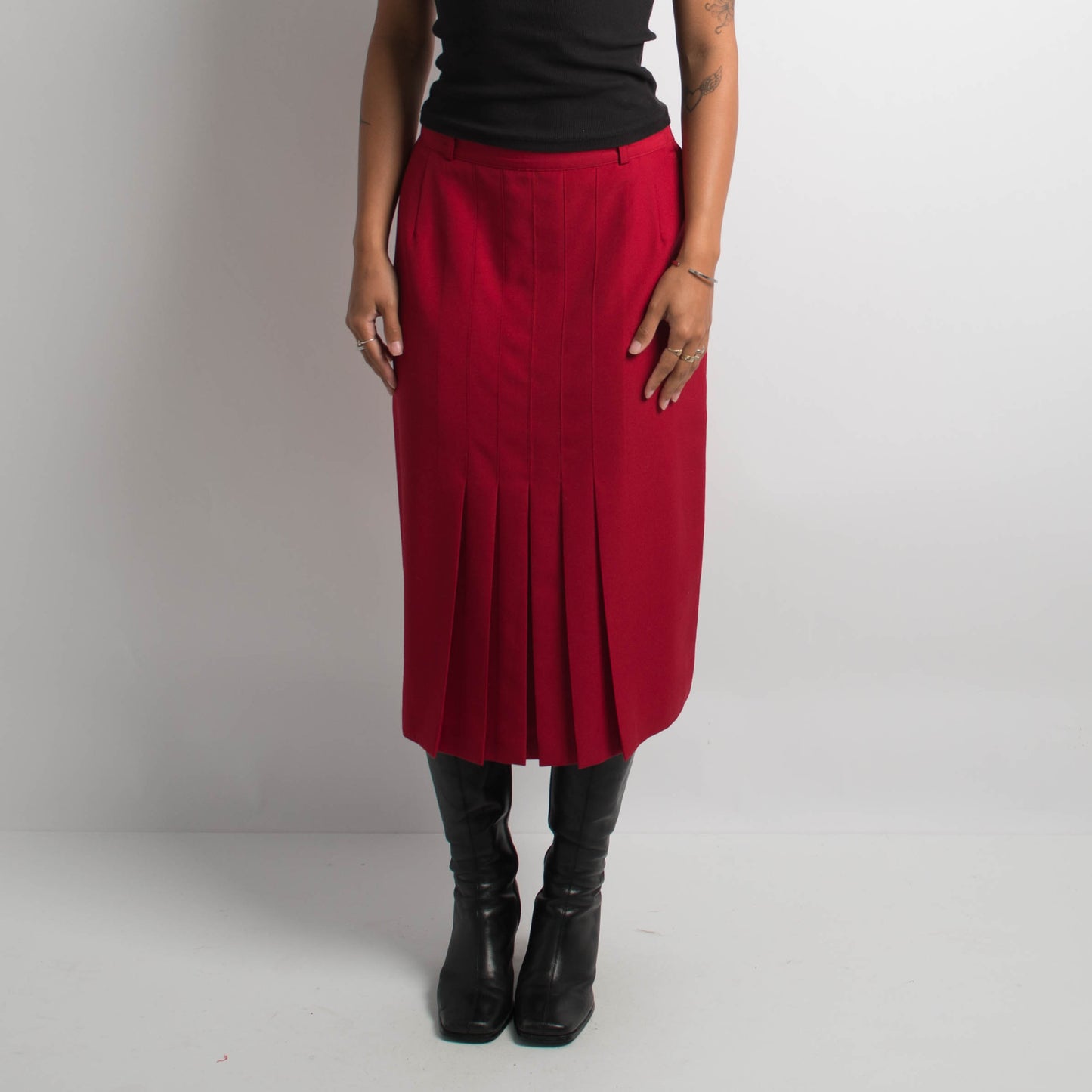 RED PLEATED MIDI SKIRT