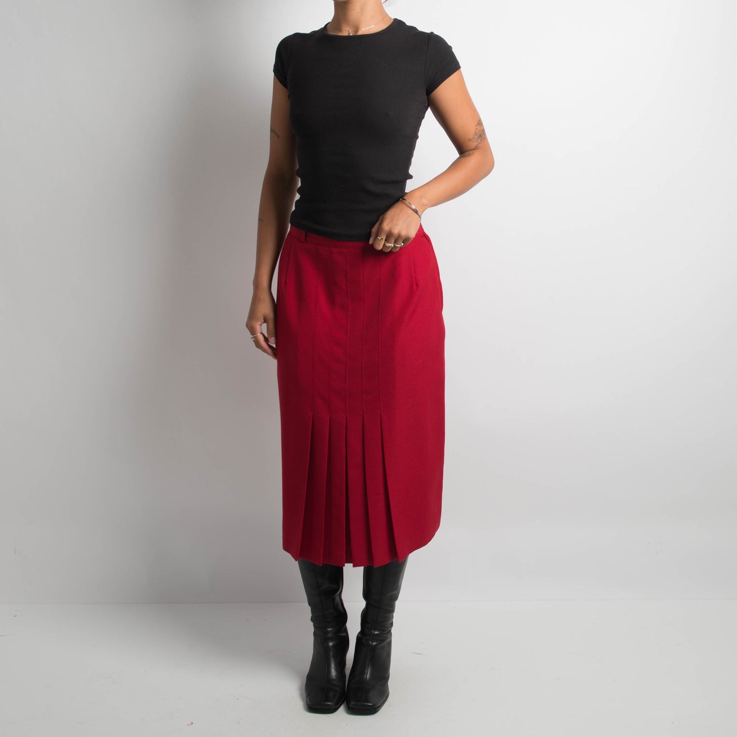 RED PLEATED MIDI SKIRT