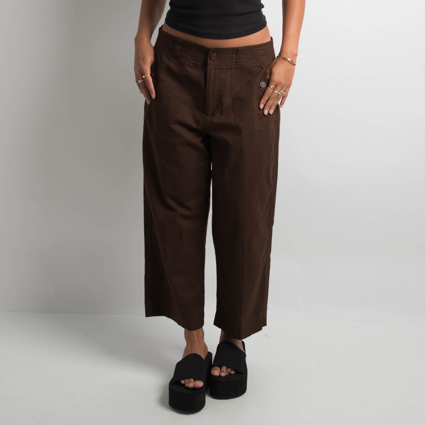 BROWN CROPPED CARGO PANTS