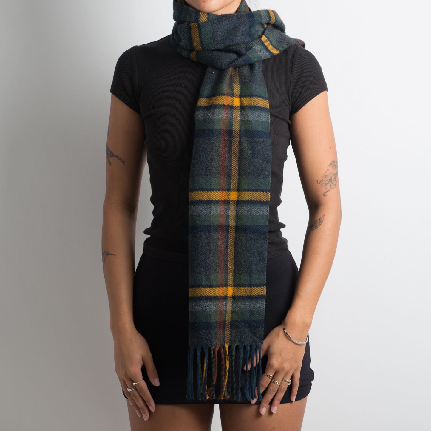 PLAID FRINGE SCARF