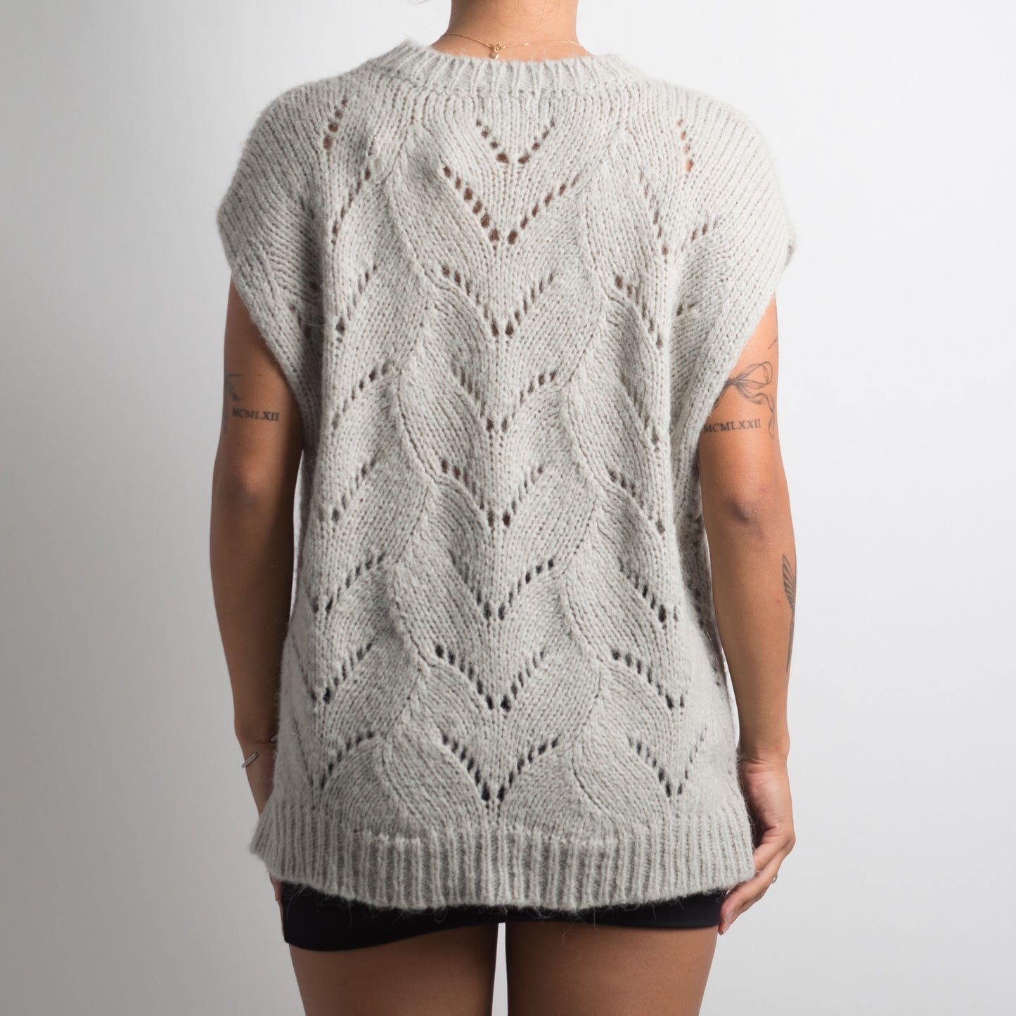 SOFT GREY SLEEVELESS KNIT