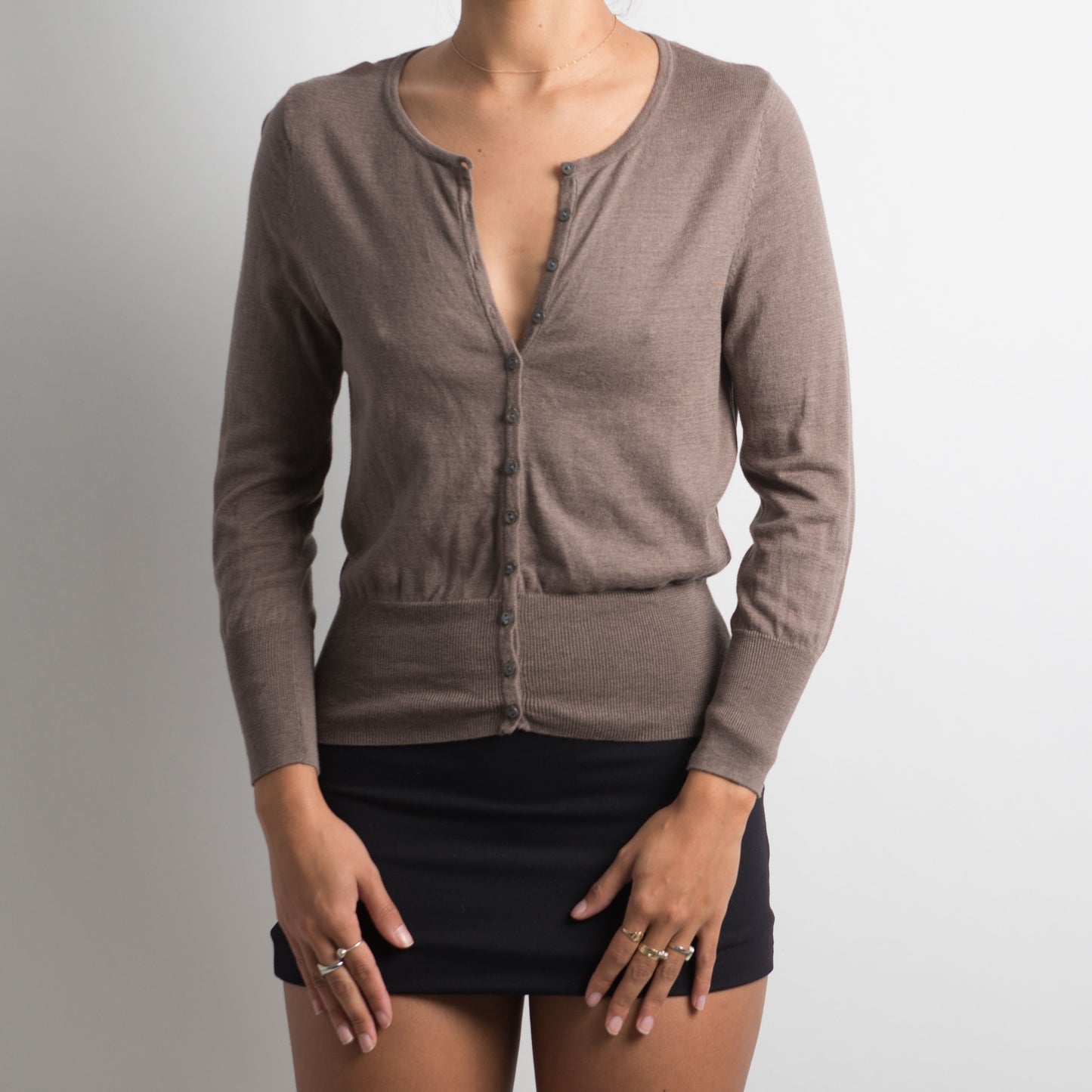 CARDIGAN EN SOIE FIN TAUPE