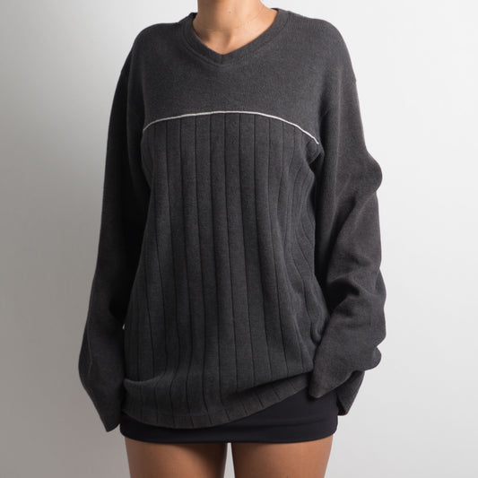 CHARCOAL SKATER STYLE KNIT