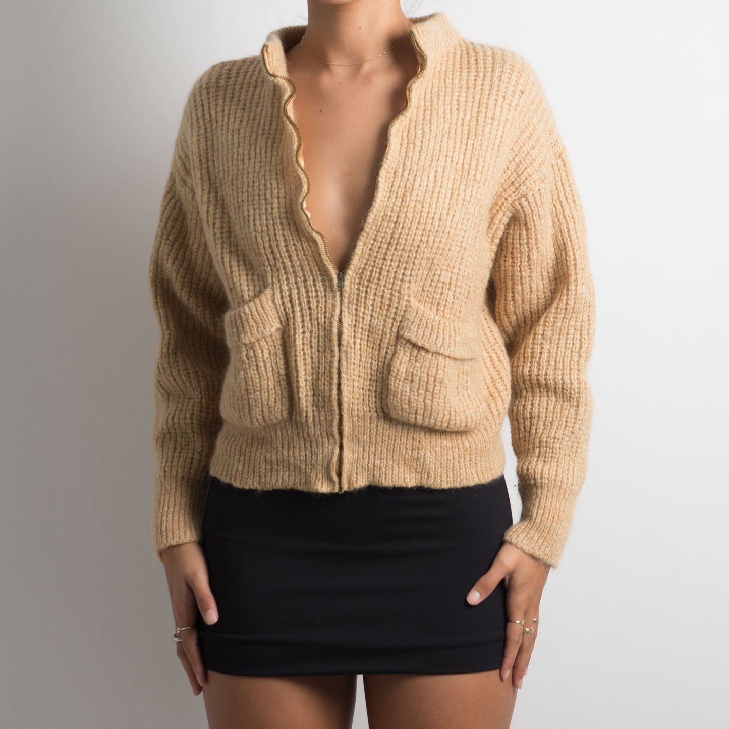 PULL ZIPPÉ EN TRICOT TAN