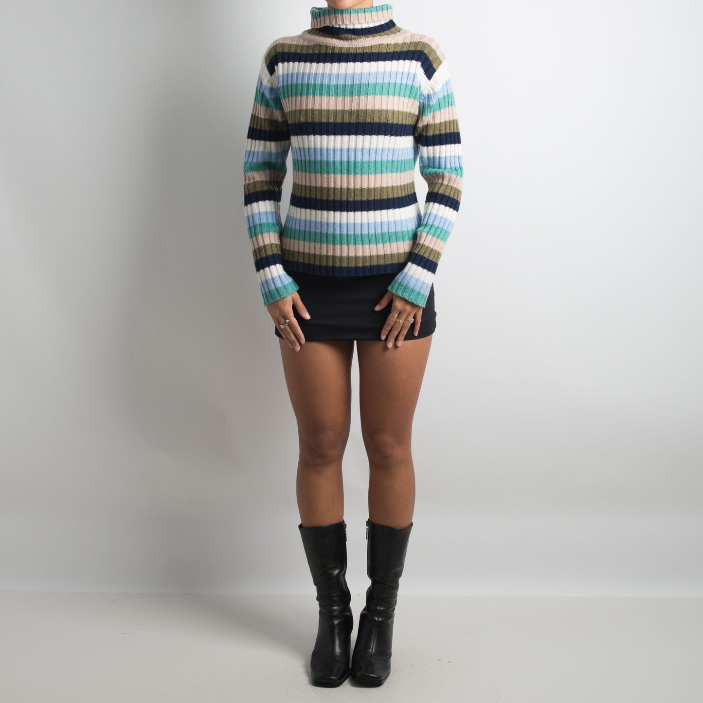 STRIPED TURTLENECK KNIT