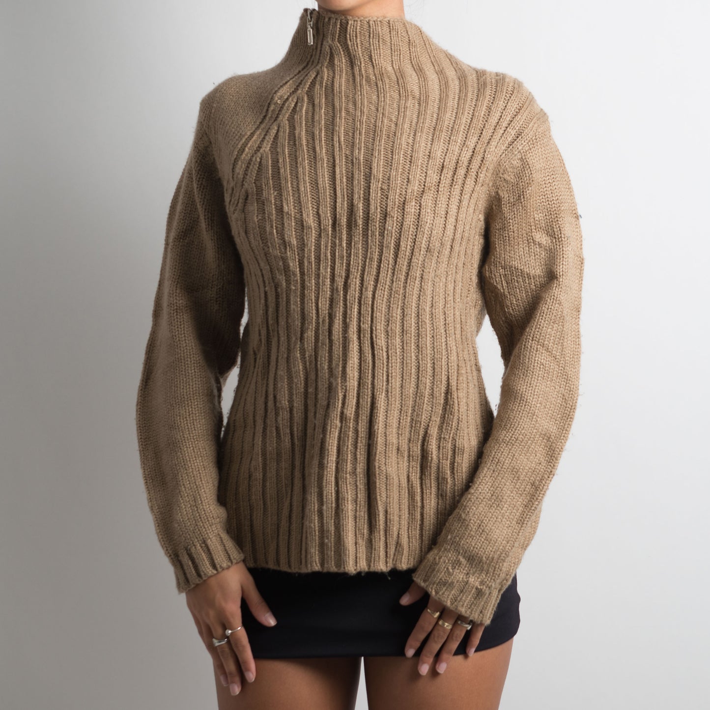 BROWN ZIP KNIT