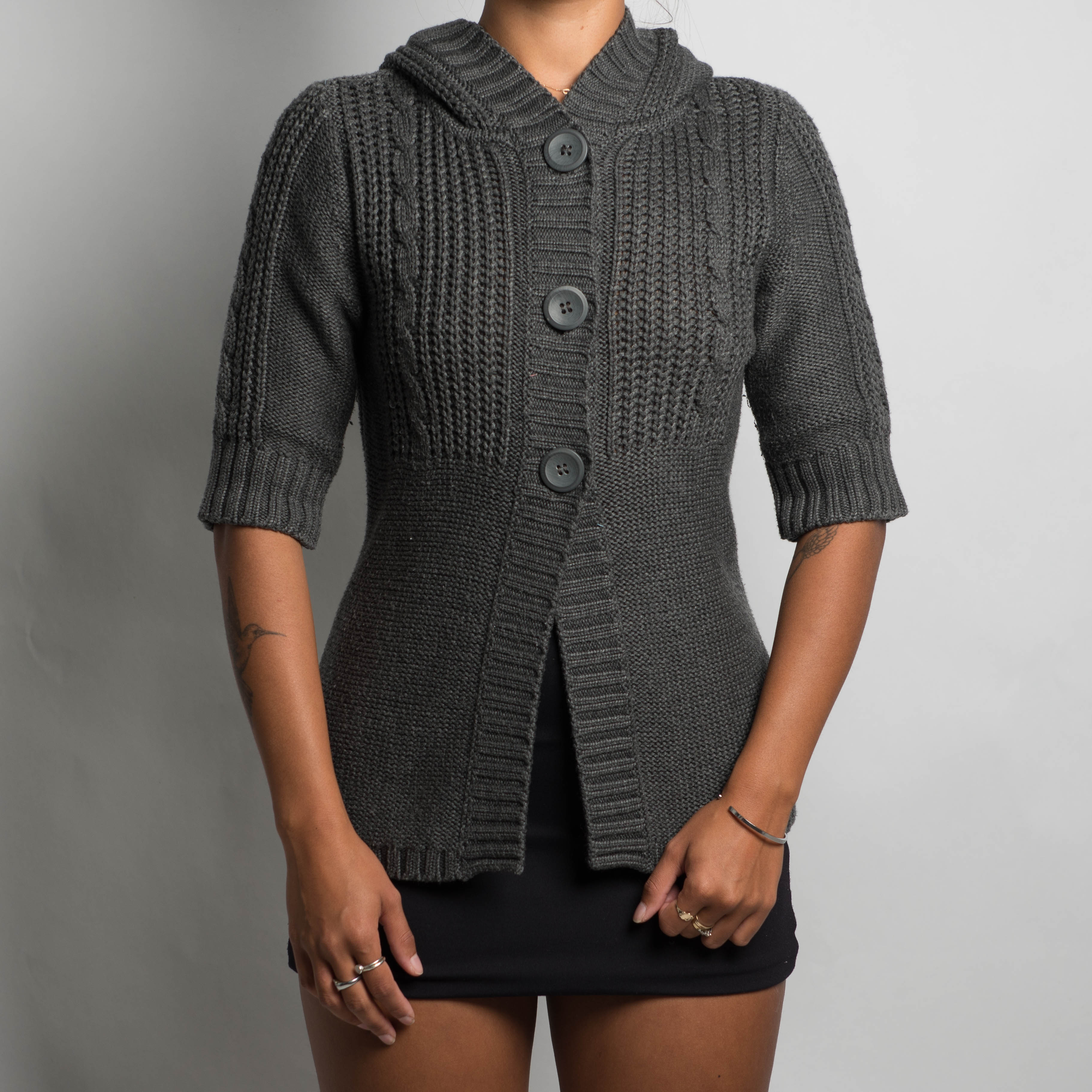 GREY SHORT SLEEVE CARDIGAN