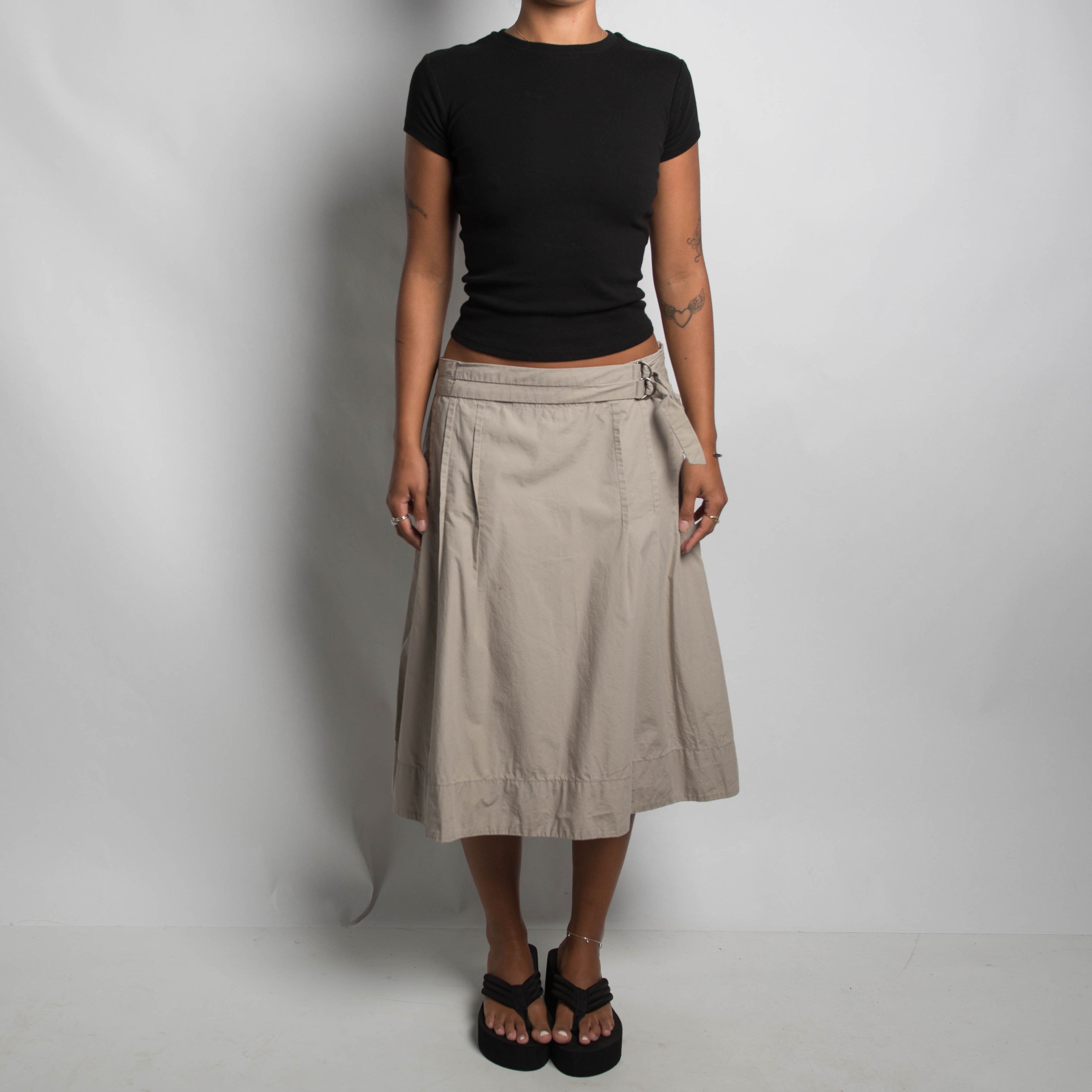 GREIGE BUCKLE MIDI SKIRT
