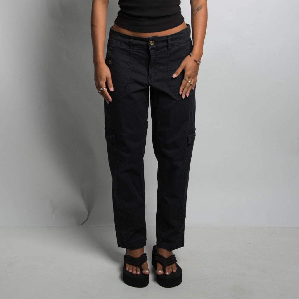 BLACK CARGO PANTS