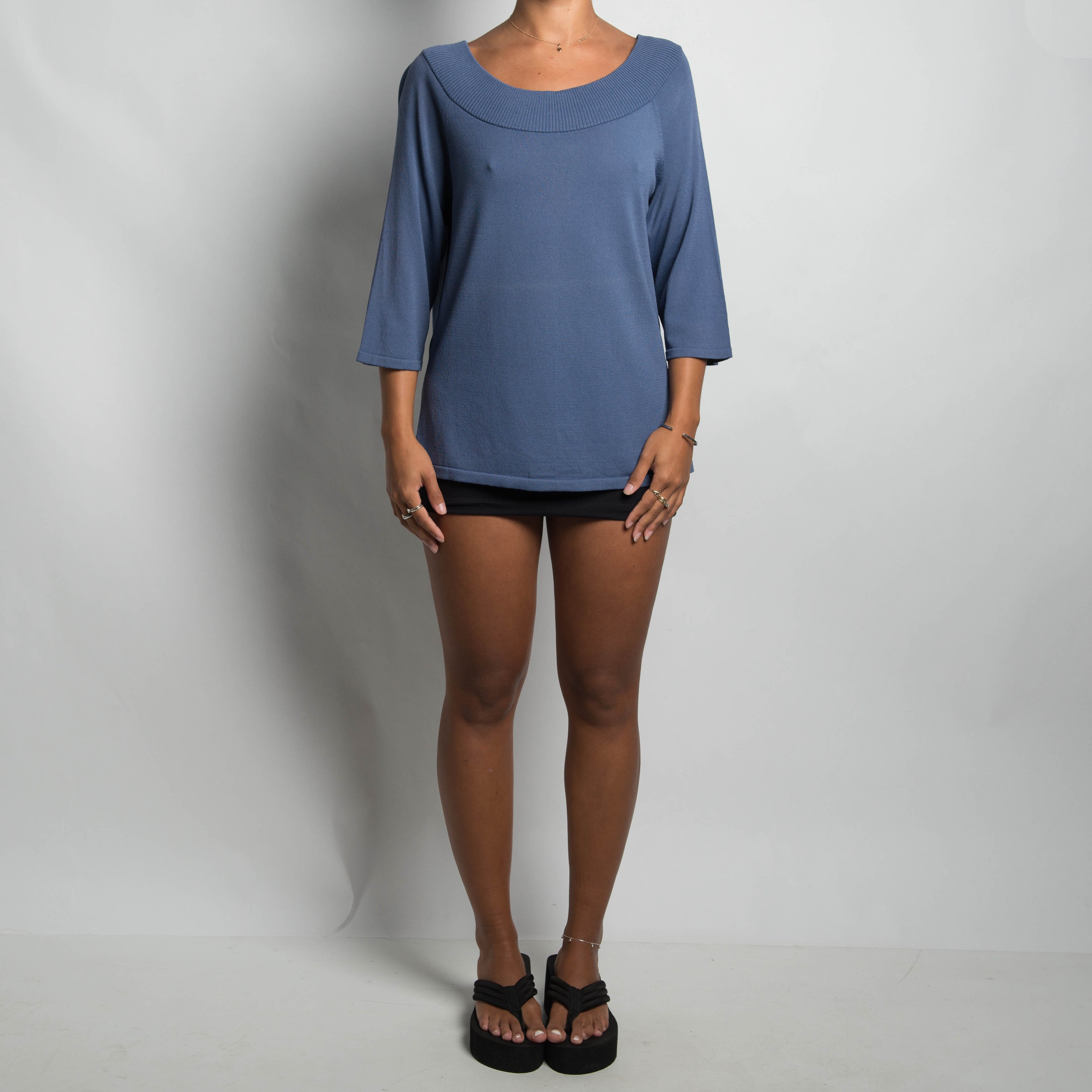 BLUE KNIT LONG SLEEVE TOP