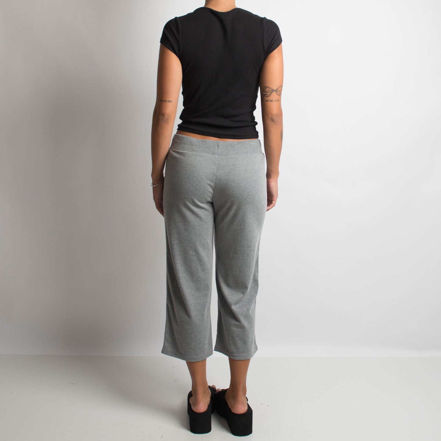 PANTALON DE SURVÊTEMENT CAPRI GRIS