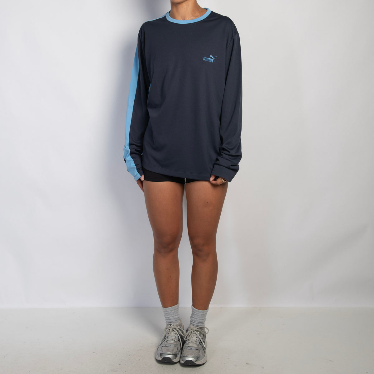 NAVY LONG SLEEVE TOP