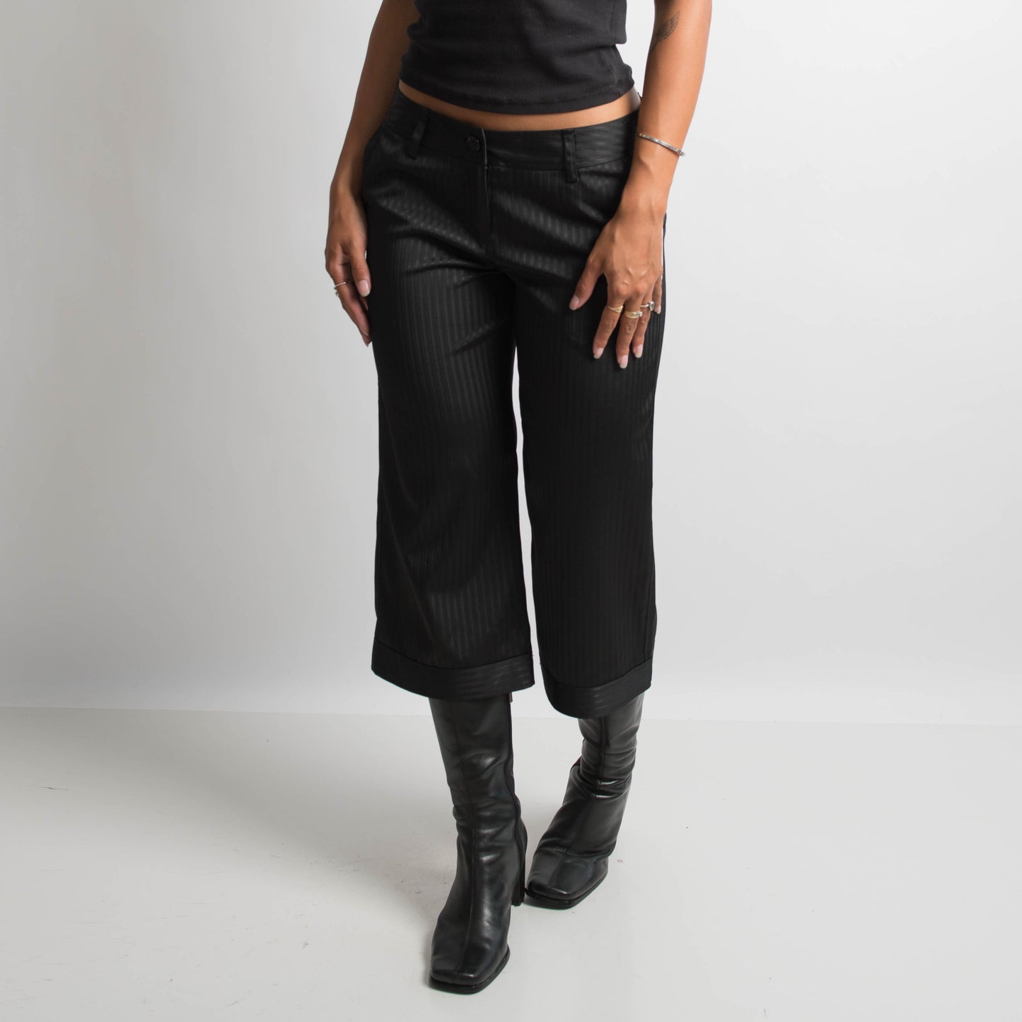 BLACK BOOTCUT CAPRI TROUSERS