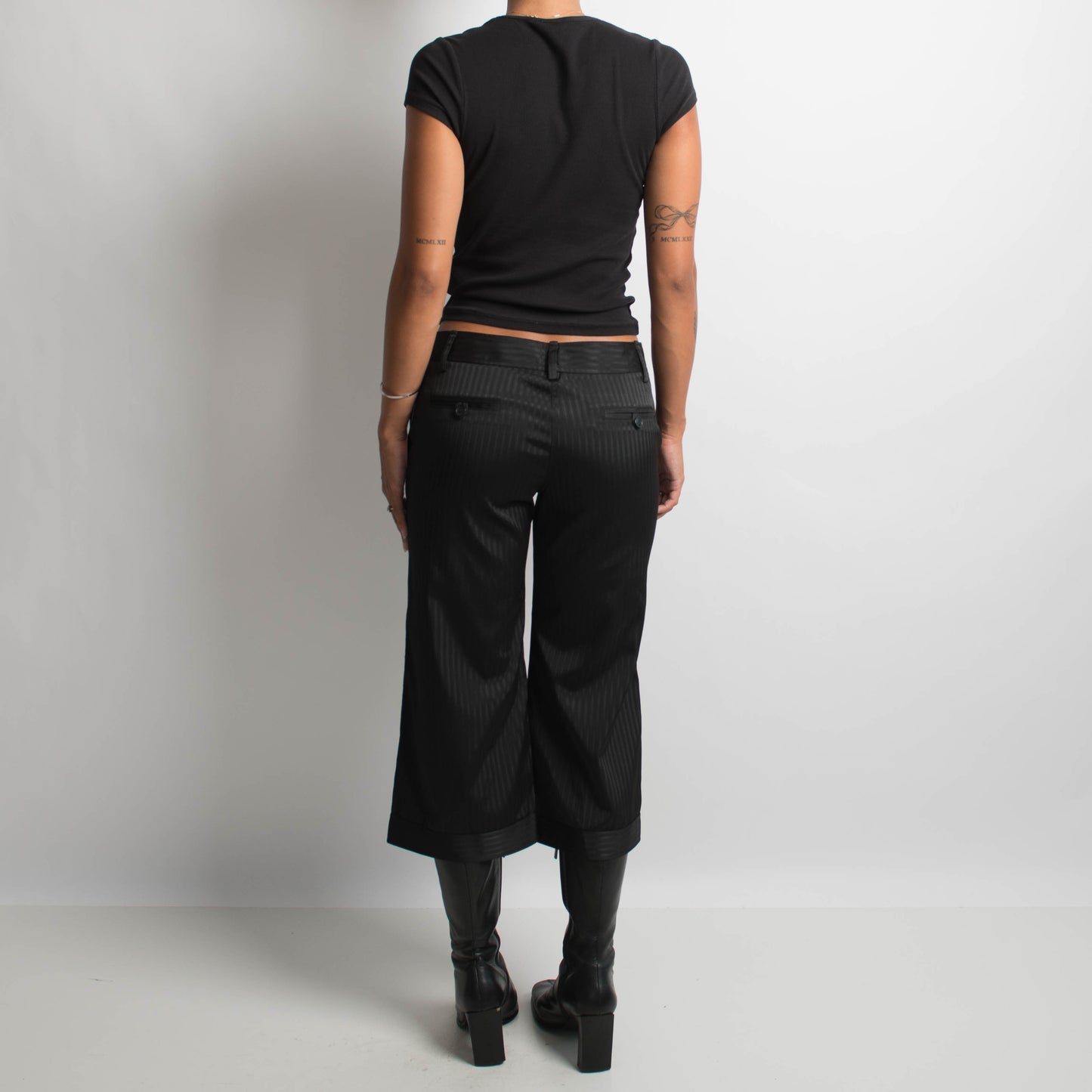 BLACK BOOTCUT CAPRI TROUSERS