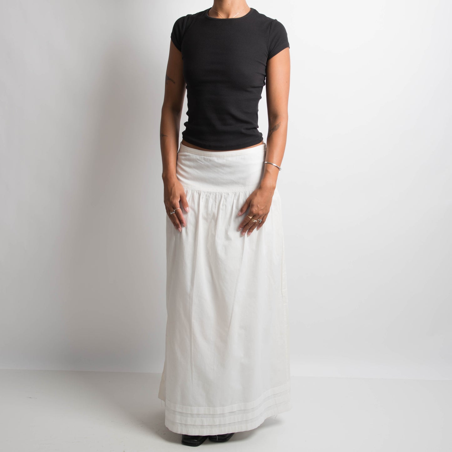 WHITE MAXI SKIRT