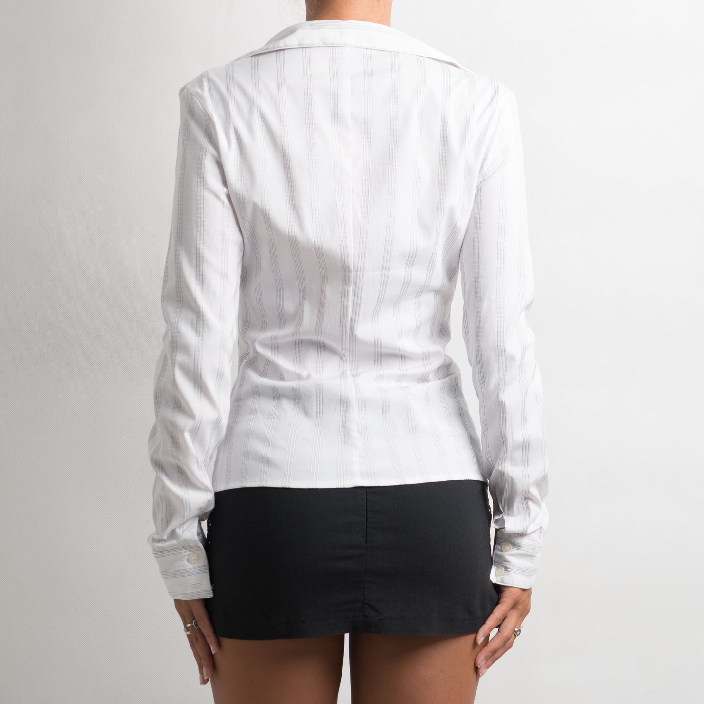 WHITE PINSTRIPE FITTED BLOUSE