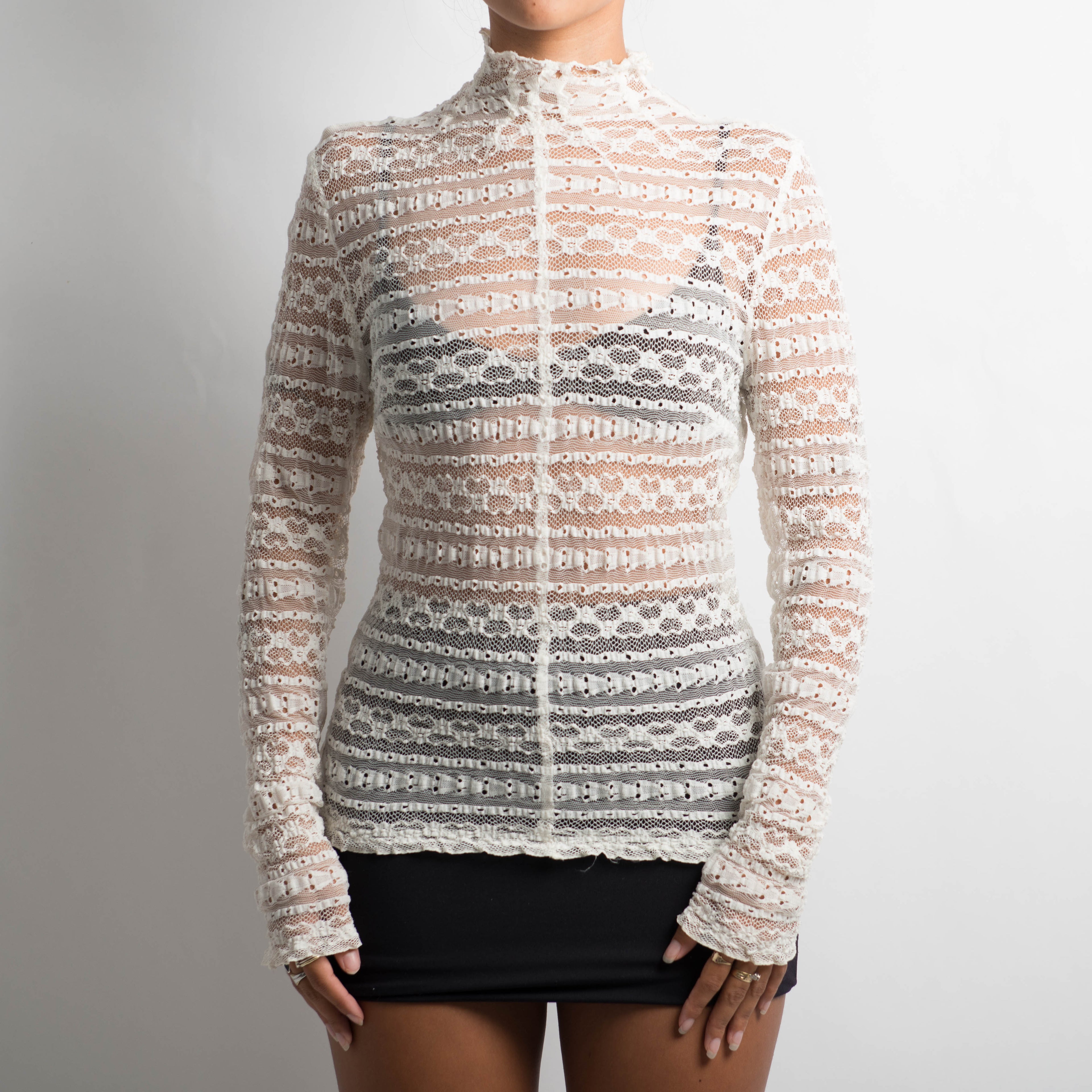 CREAM LACE LONG SLEEVE