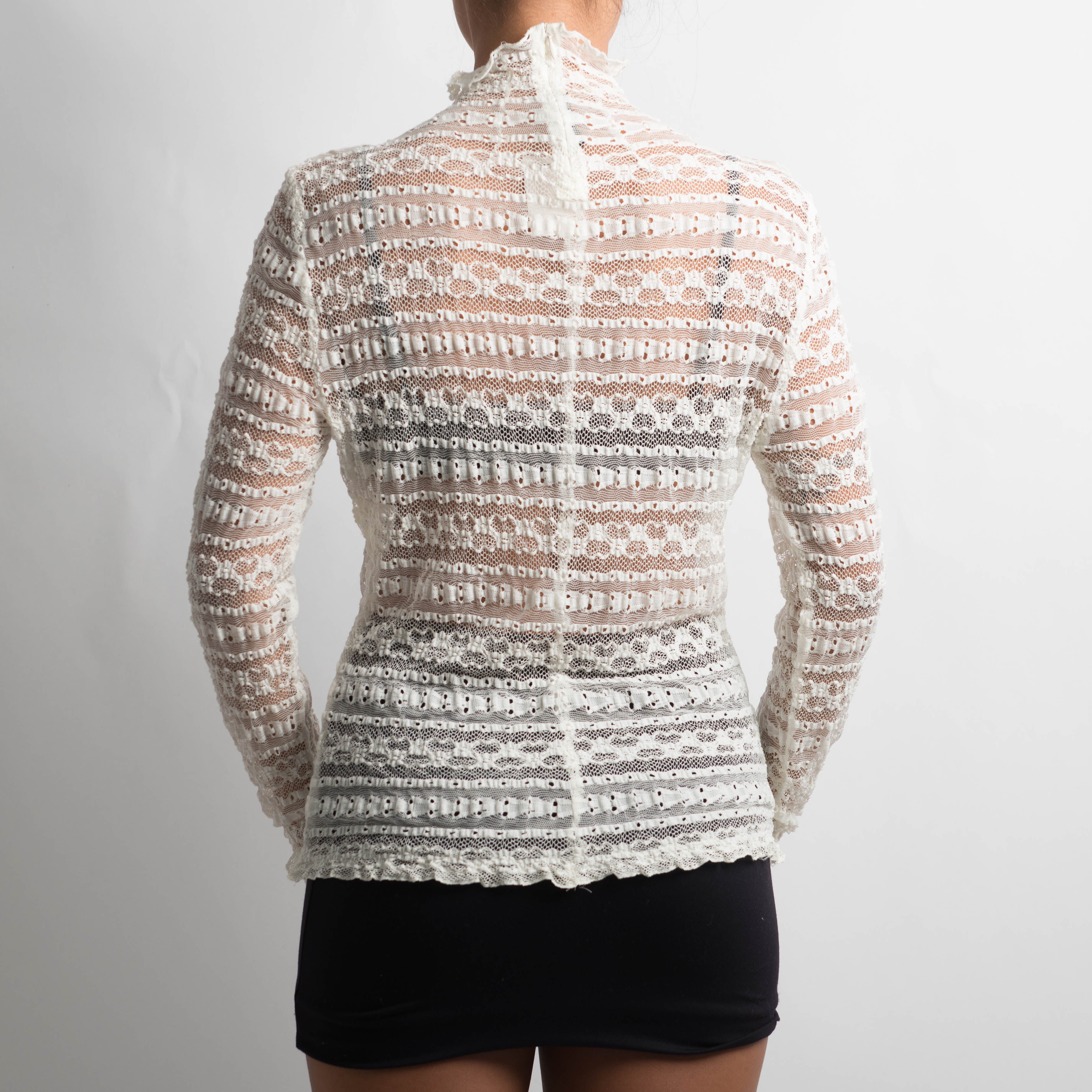 CREAM LACE LONG SLEEVE