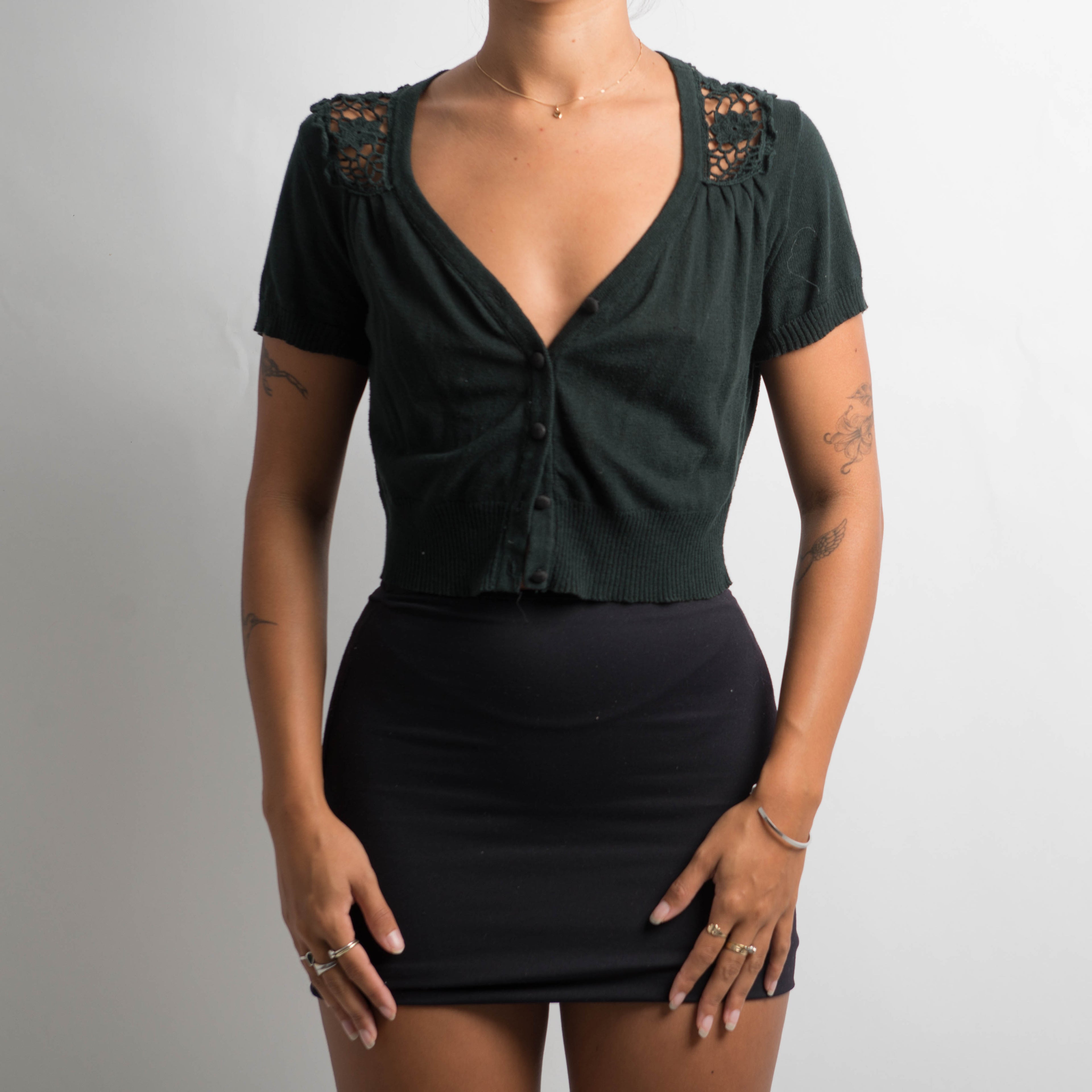 SHORT SLEEVE BUTTON TOP