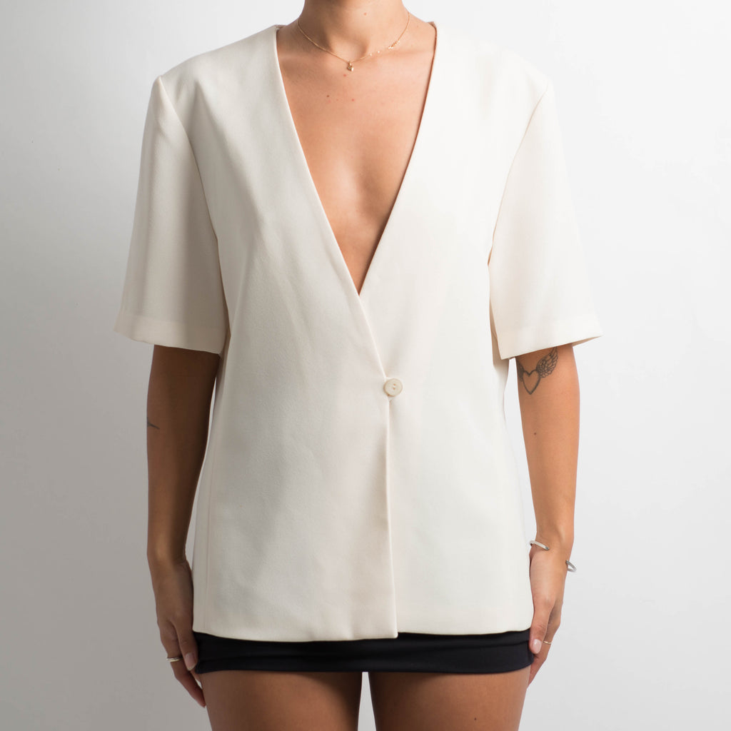 CREAM SHORT SLEEVE TOP