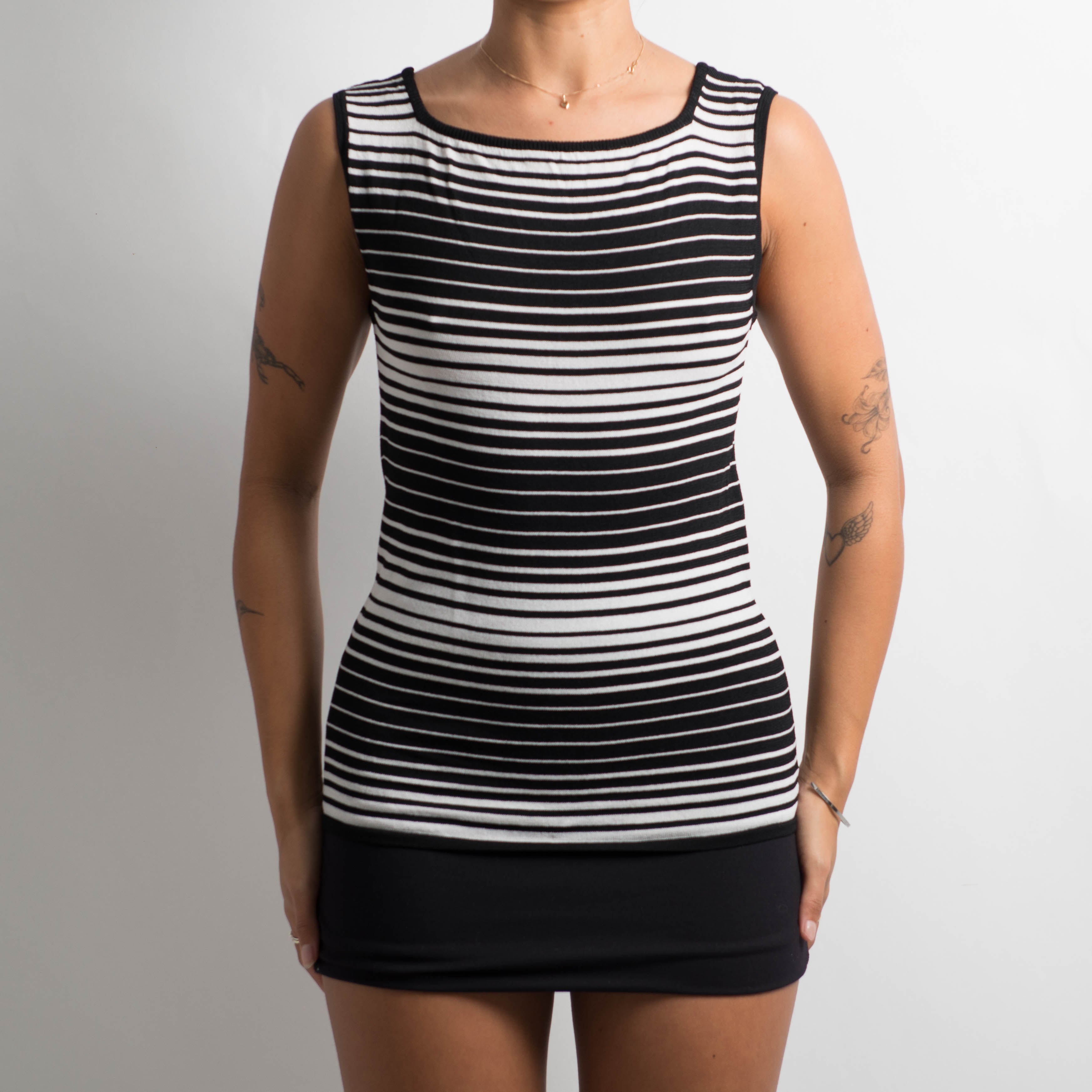 STRIPED KNIT SLEEVELESS TOP