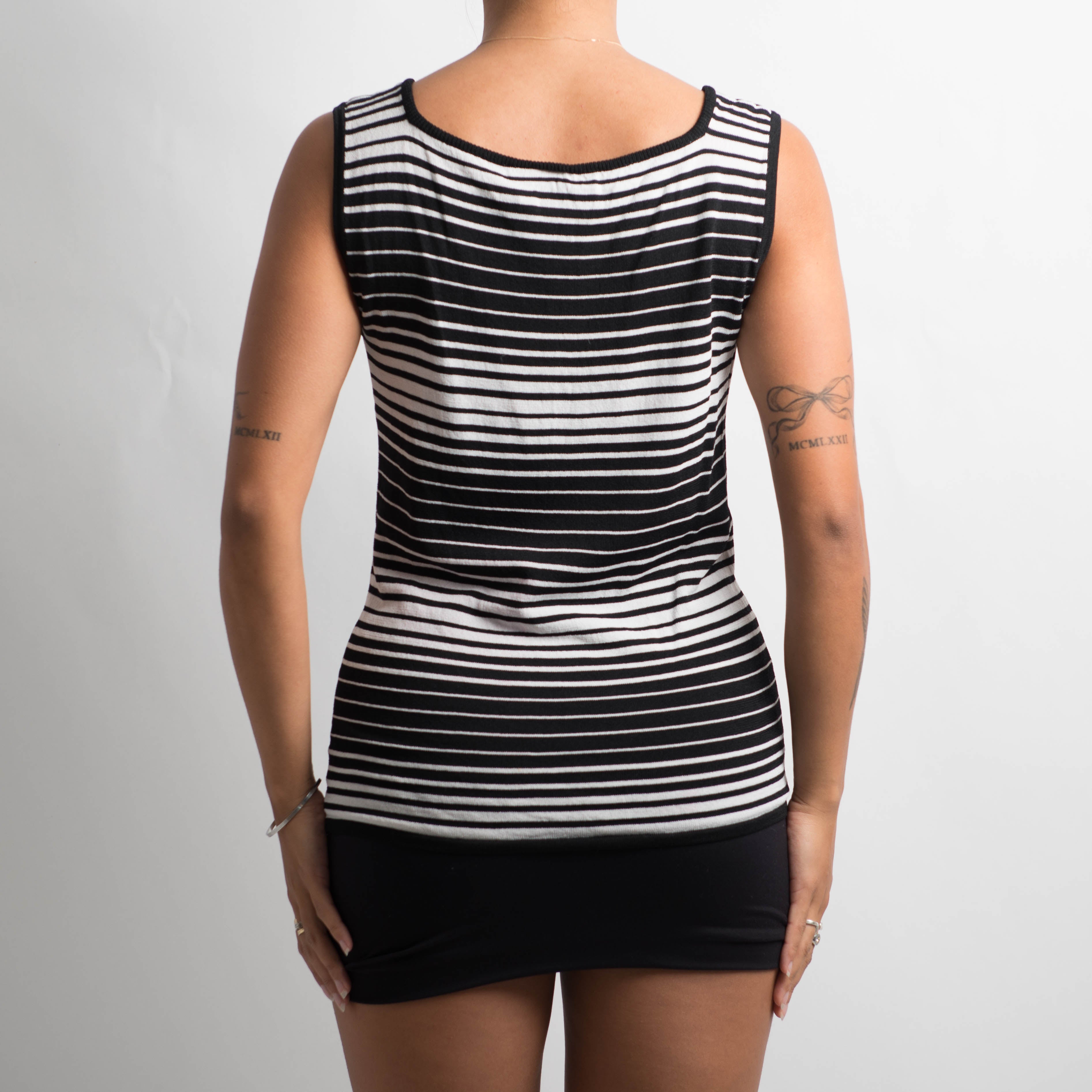 STRIPED KNIT SLEEVELESS TOP