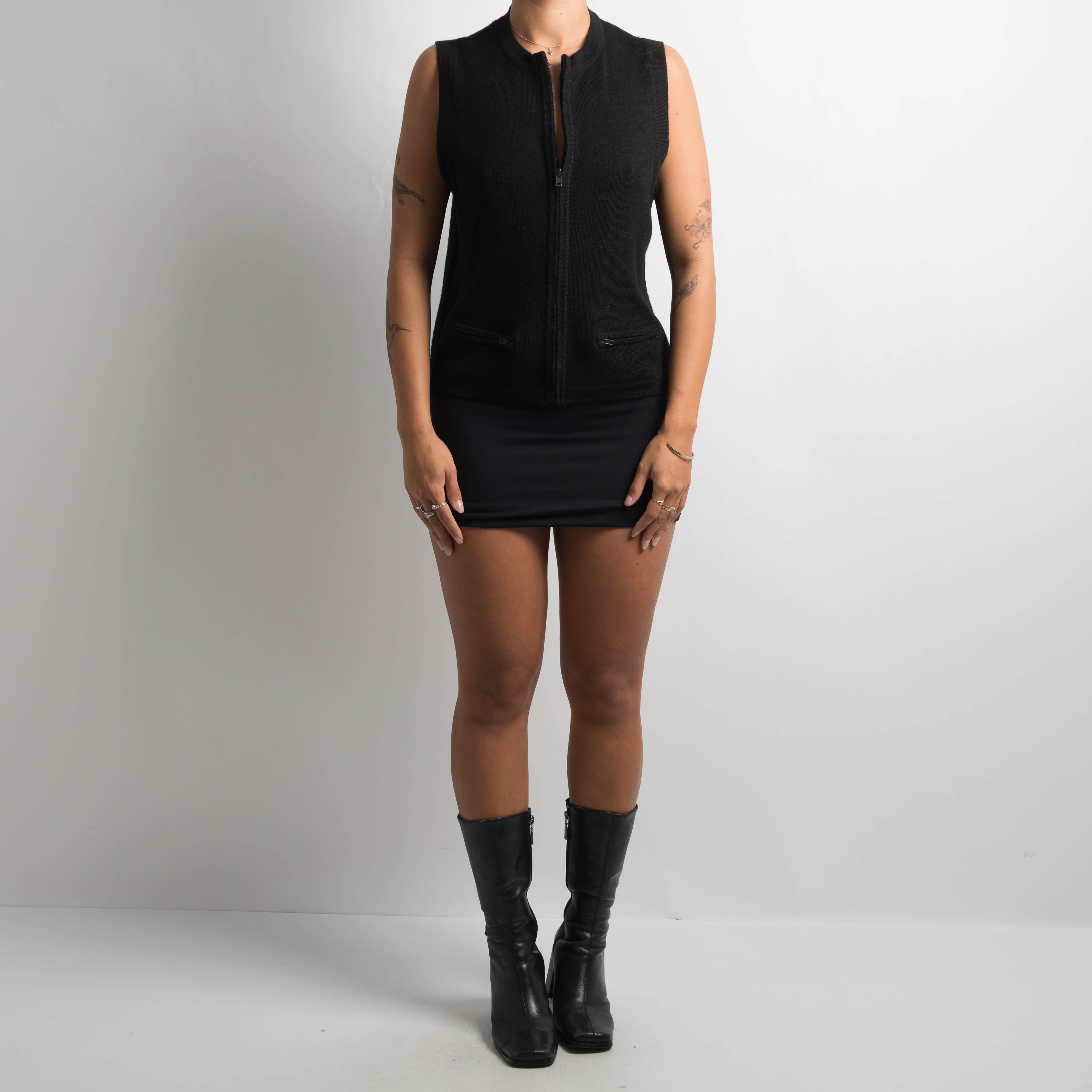 BLACK KNIT ZIP VEST