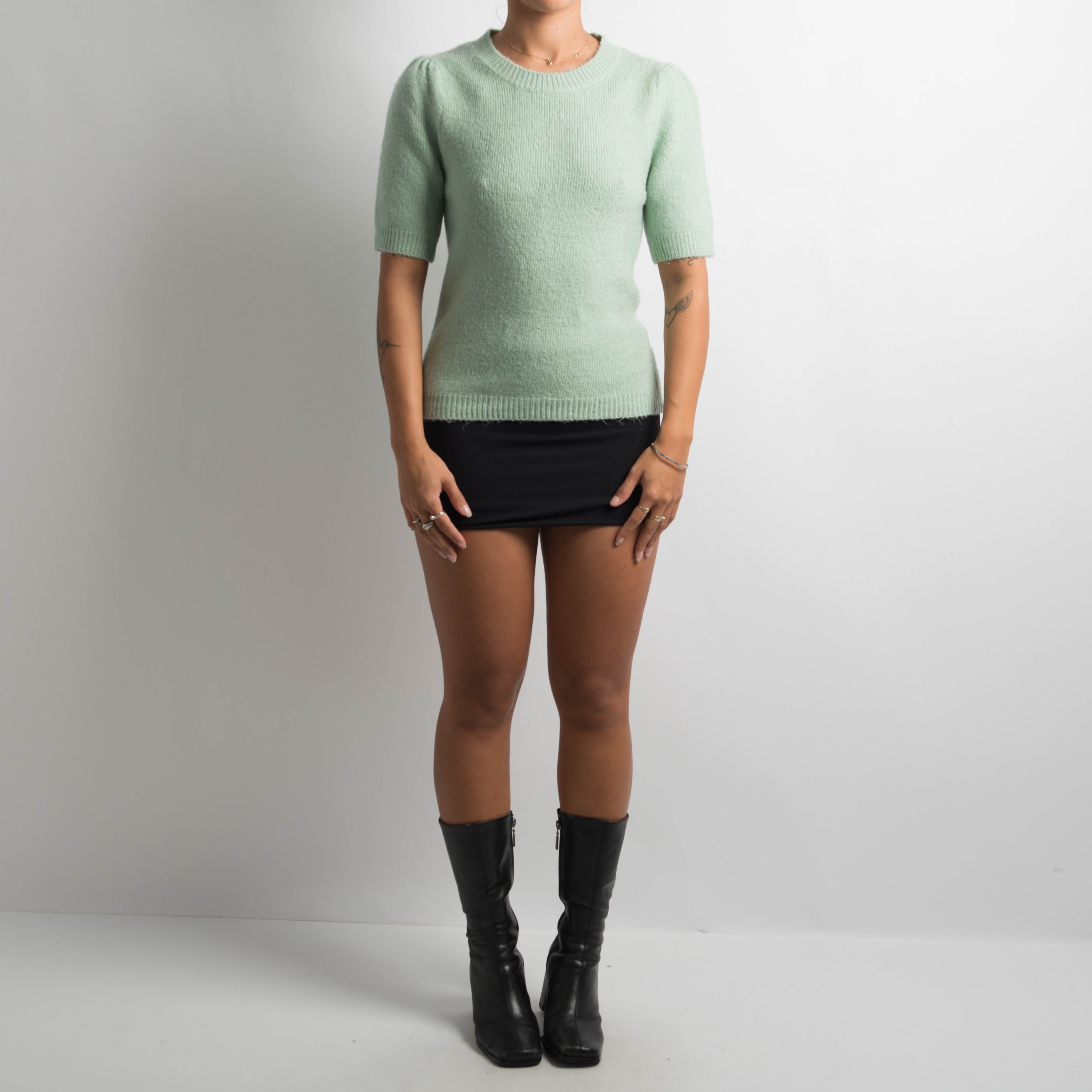 PASTEL GREEN KNIT TOP