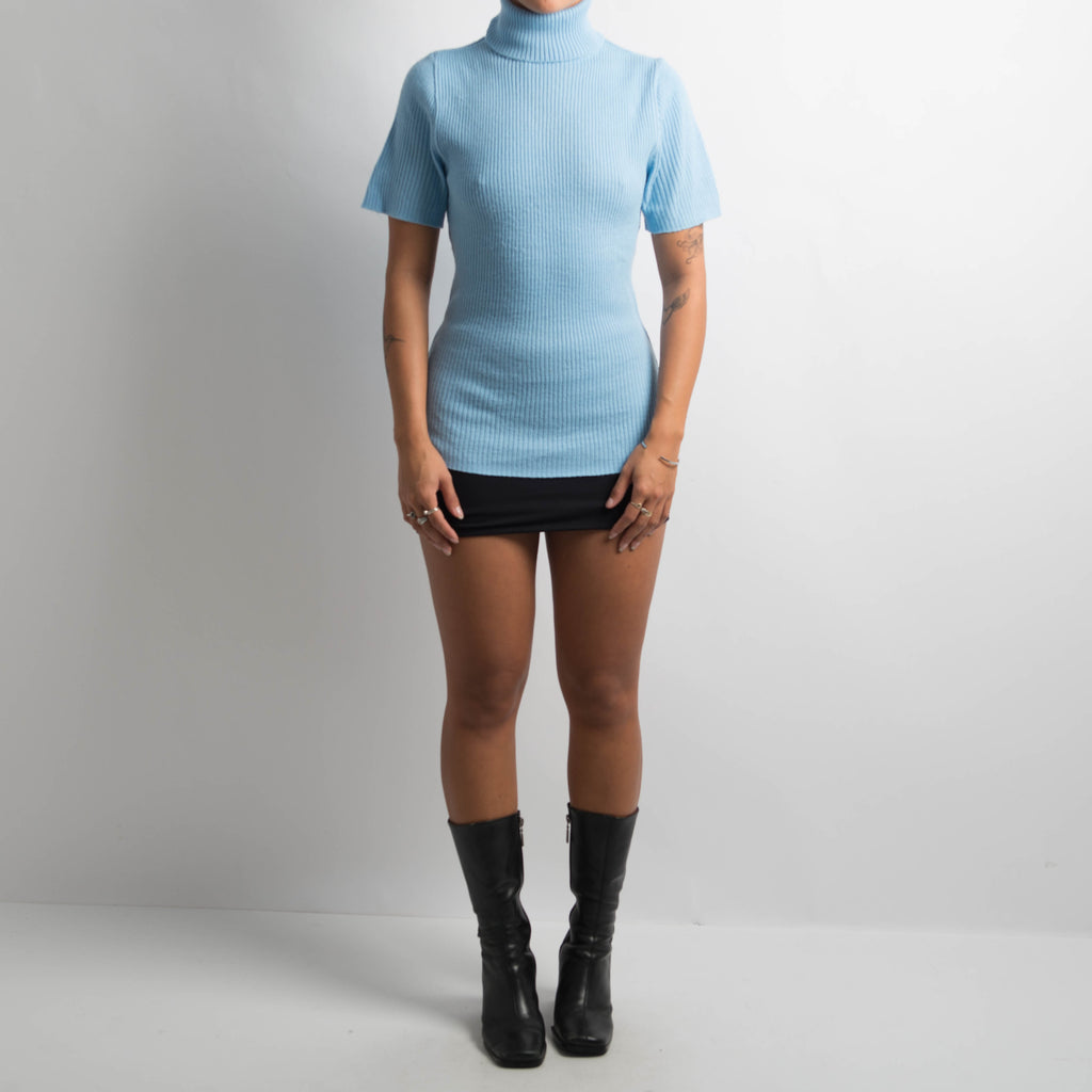 BLUE RIBBED TURTLENECK TOP