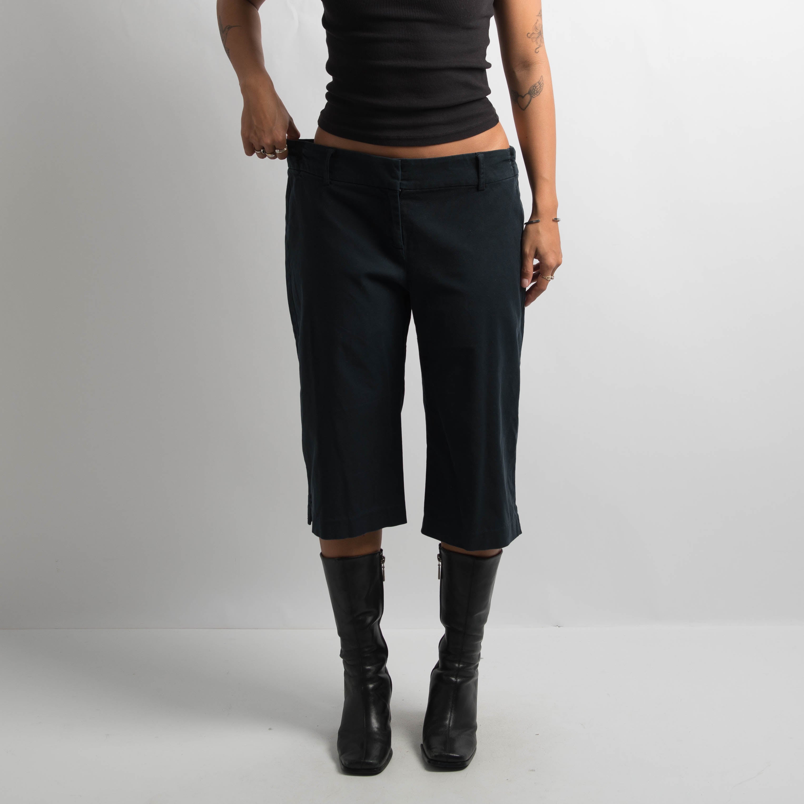 DARK NAVY CAPRI PANTS