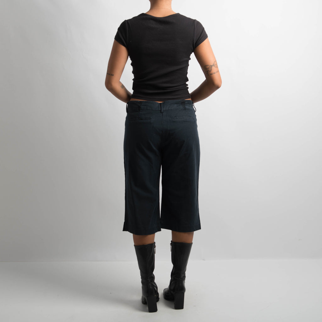 DARK NAVY CAPRI PANTS