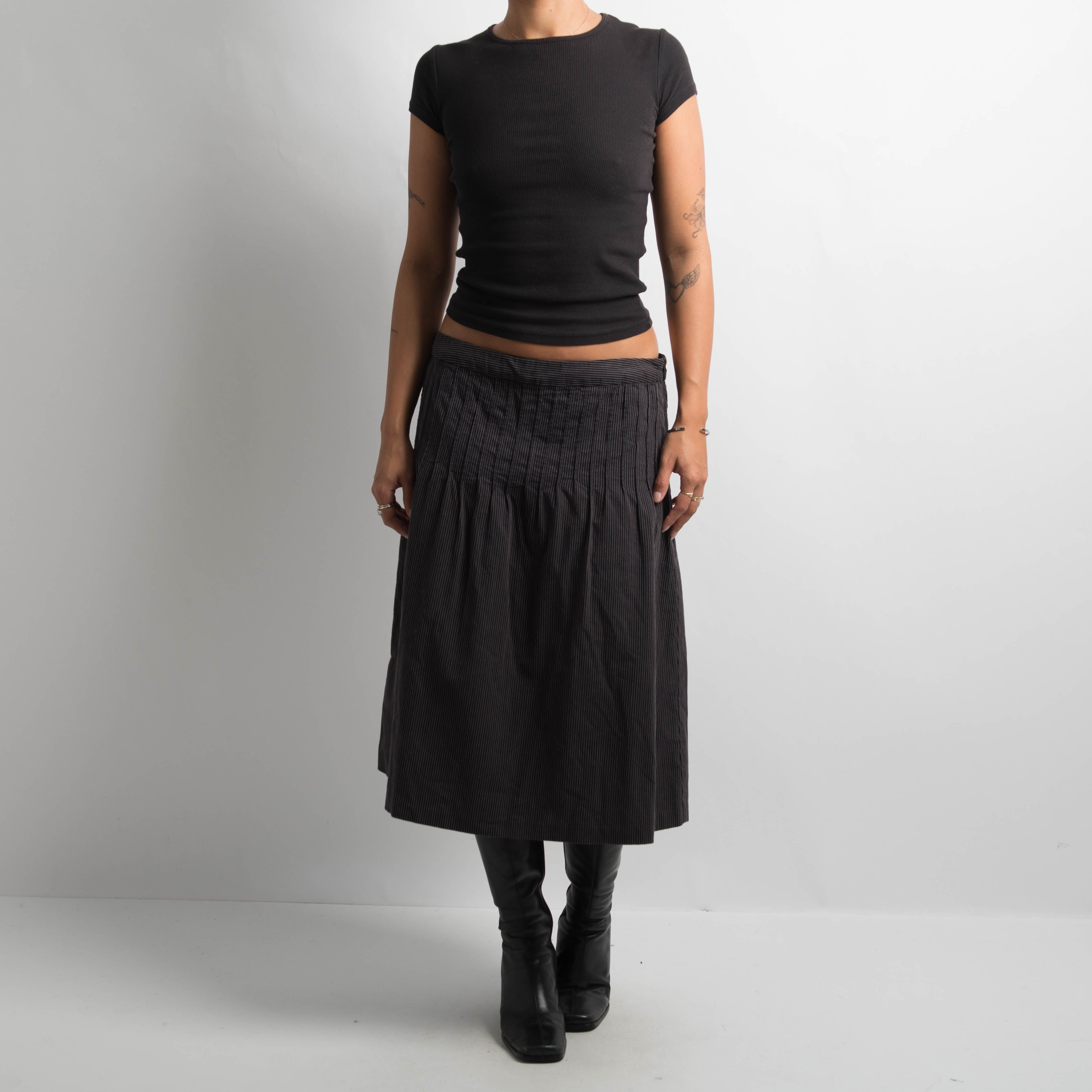 BLACK MICRO PLEAT MIDI SKIRT