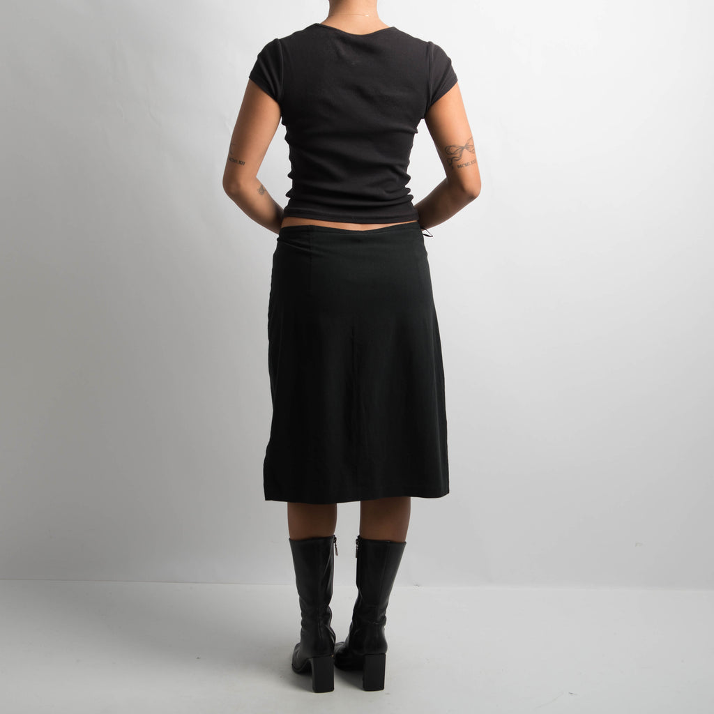 CLASSIC BLACK MIDI SKIRT