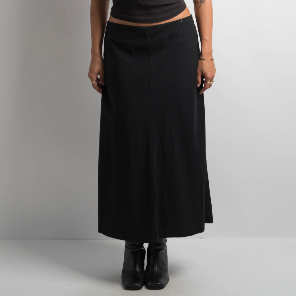 BLACK LONGLINE SKIRT
