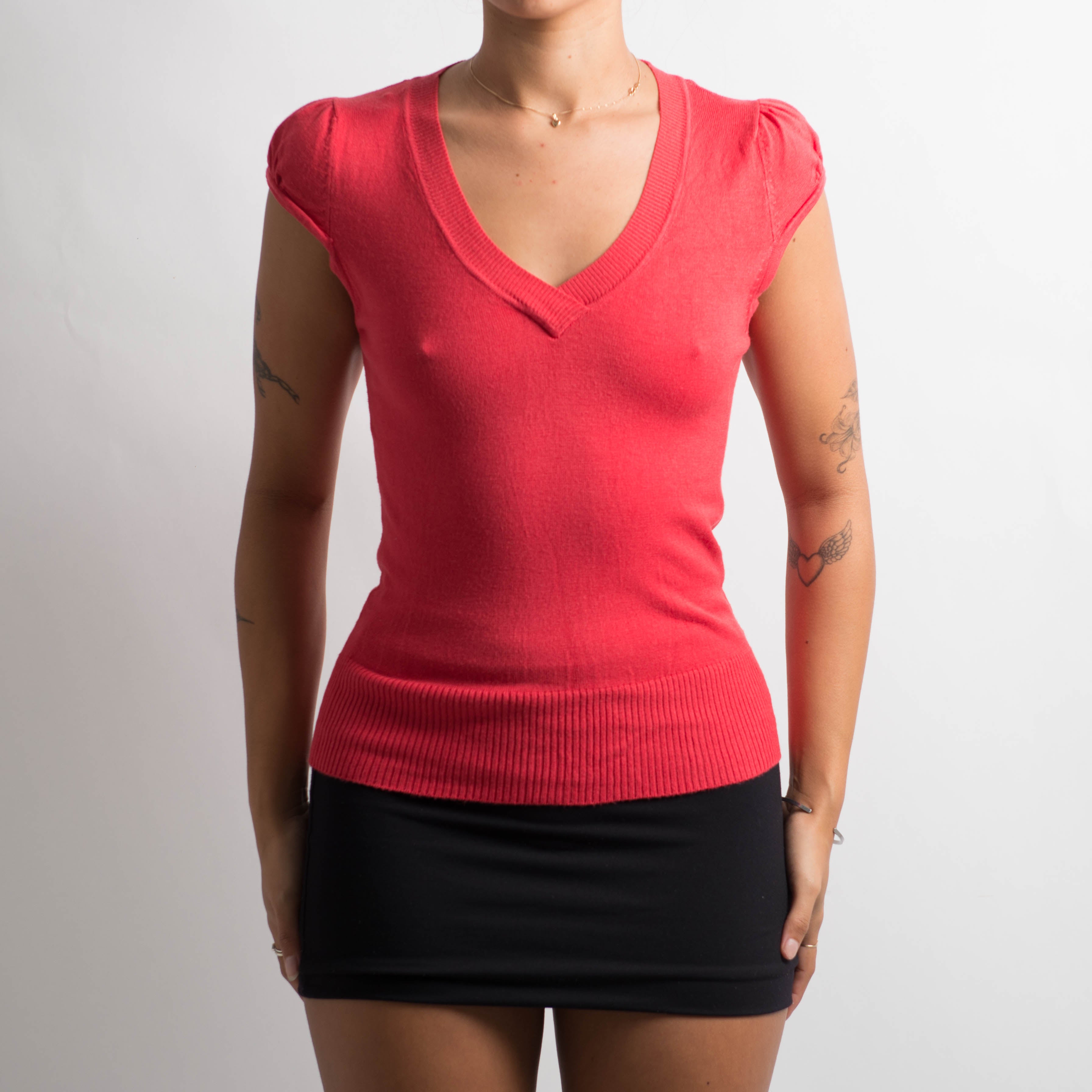 CORAL V NECK KNIT TOP