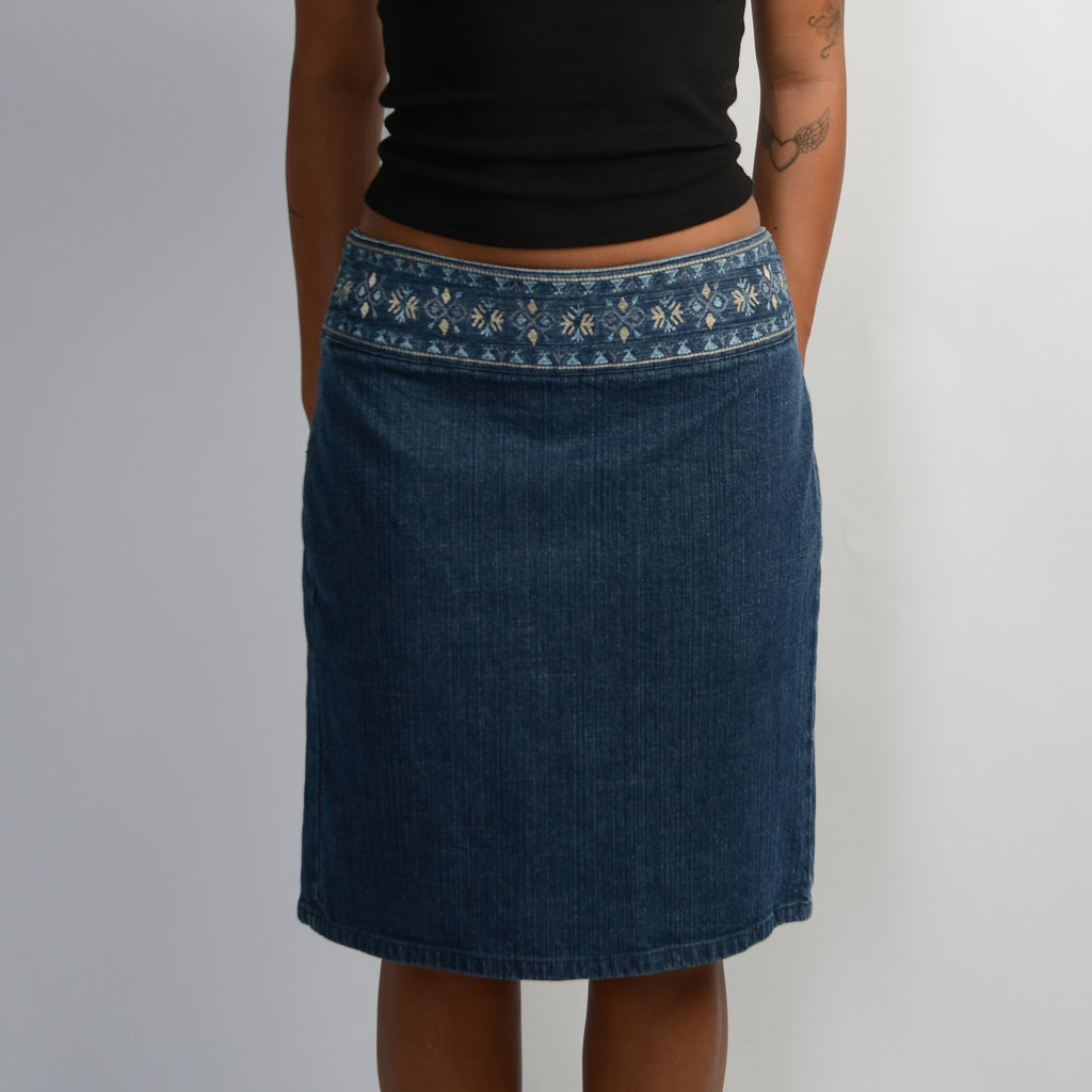 EMBROIDERED DENIM SKIRT