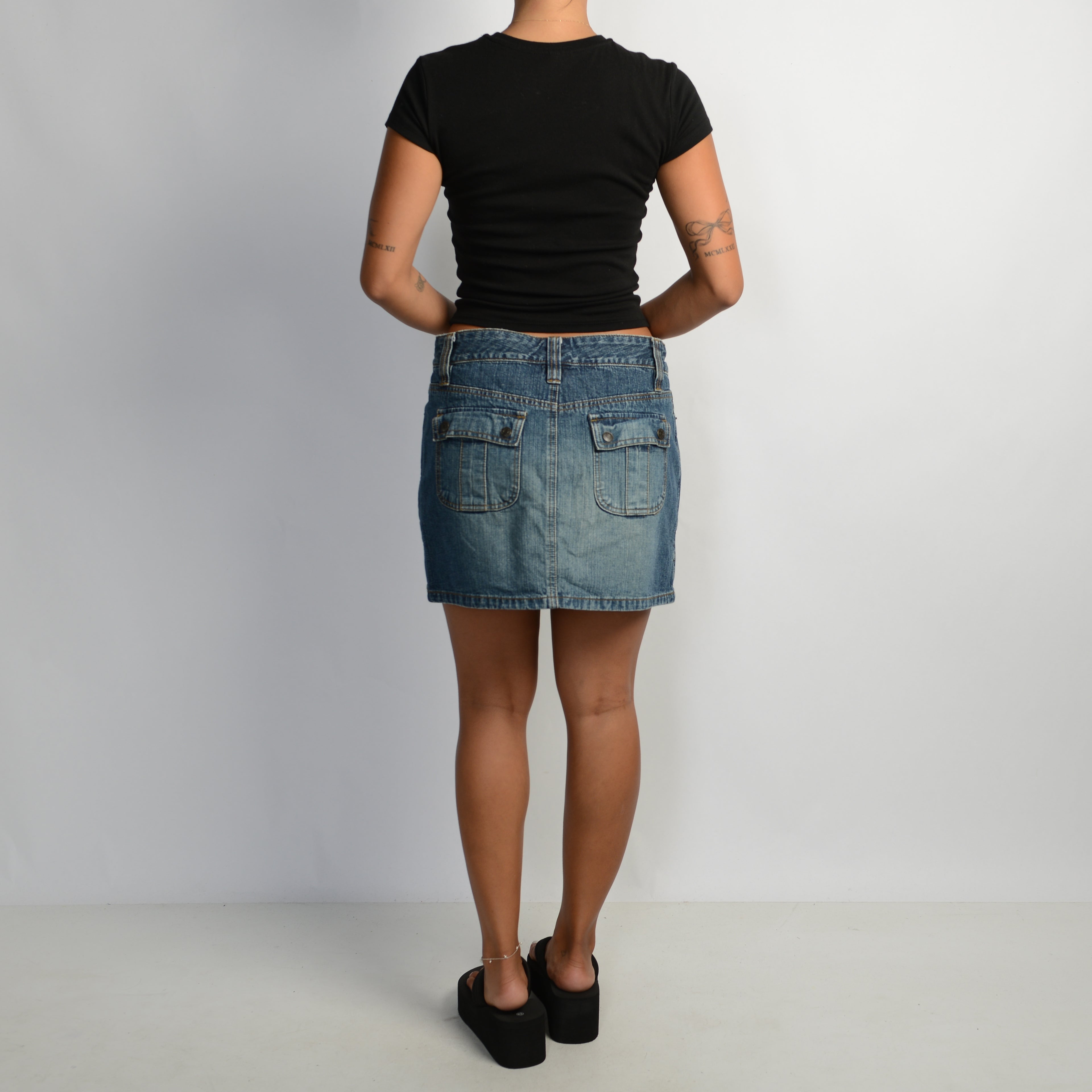 MID WASH DENIM SKIRT