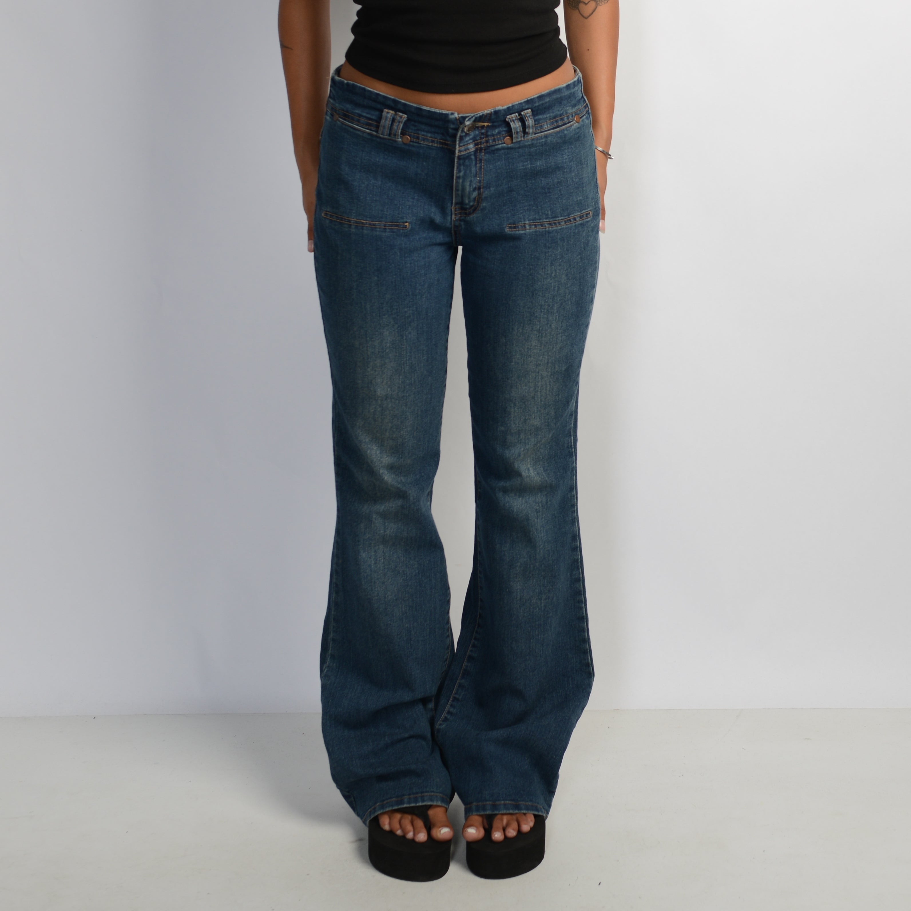 DARK WASH FLARE JEANS