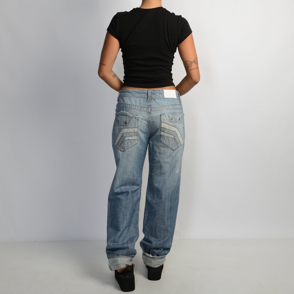 LIGHT WASH FADED JEANS